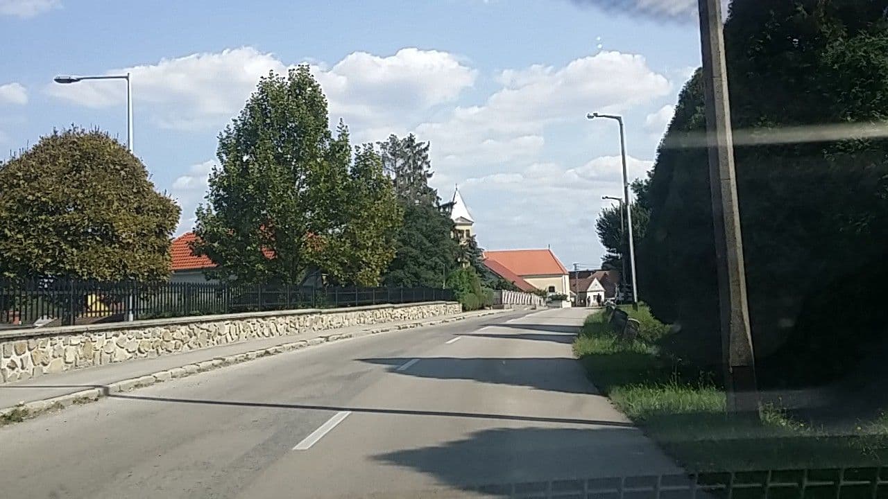 Street view near Kastélyszálló Balf, Harka — © utvonalfelmeresek (CC BY-SA · Mapillary)