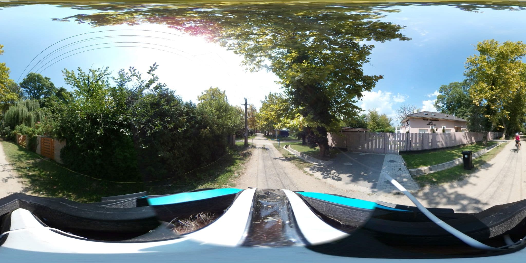 Street view near Tóparti Apartmanház, Balatonszárszó — © tamas (CC BY-SA · Mapillary)