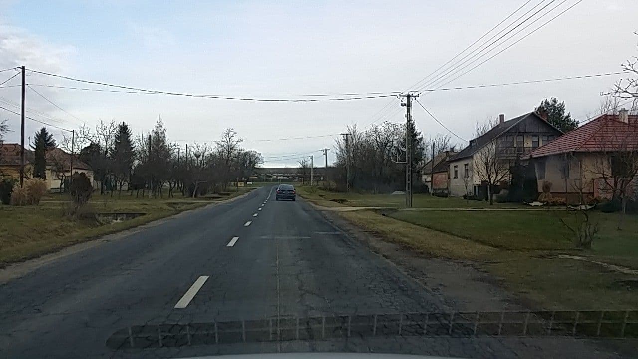Street view near Sármány Vendégház, Pápa — © utvonalfelmeresek (CC BY-SA · Mapillary)
