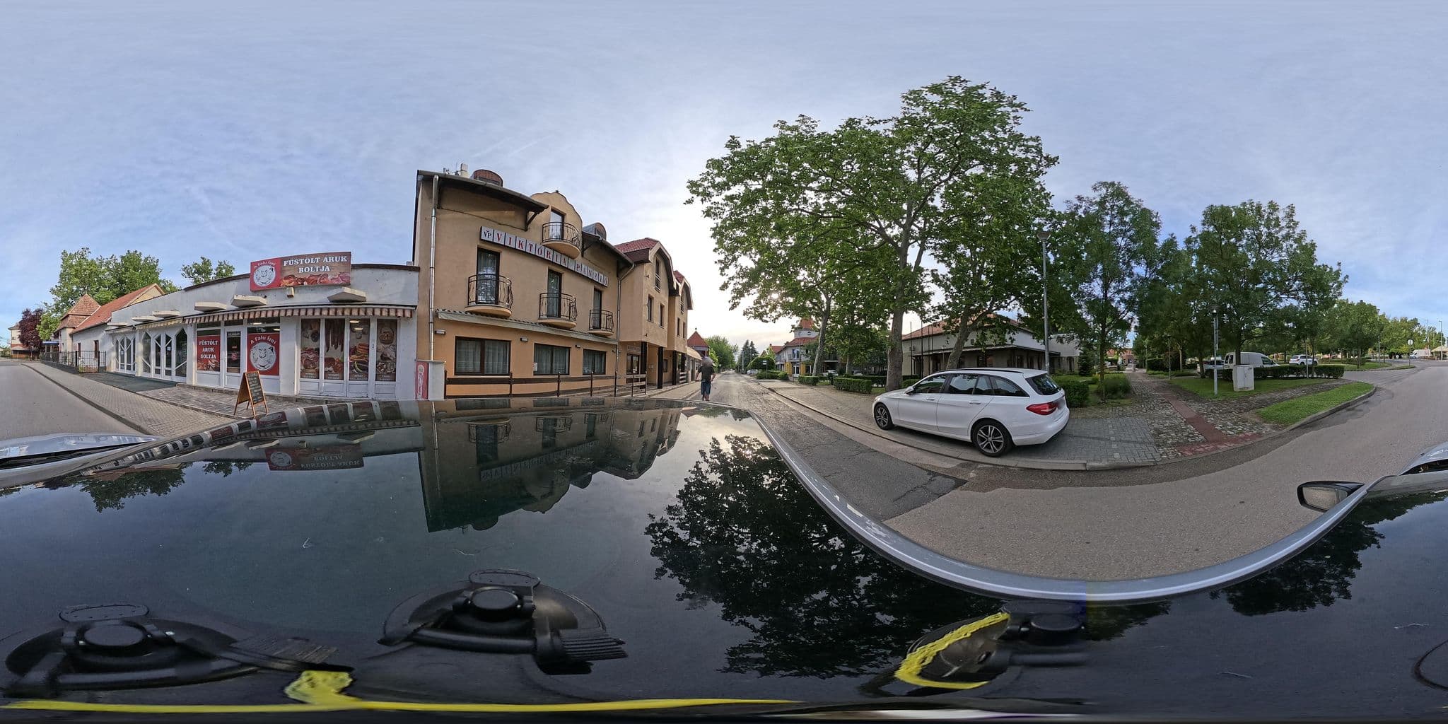 Street view near Puller Apartman Zamárdi, Zamárdi — © kami911 (CC BY-SA · Mapillary)