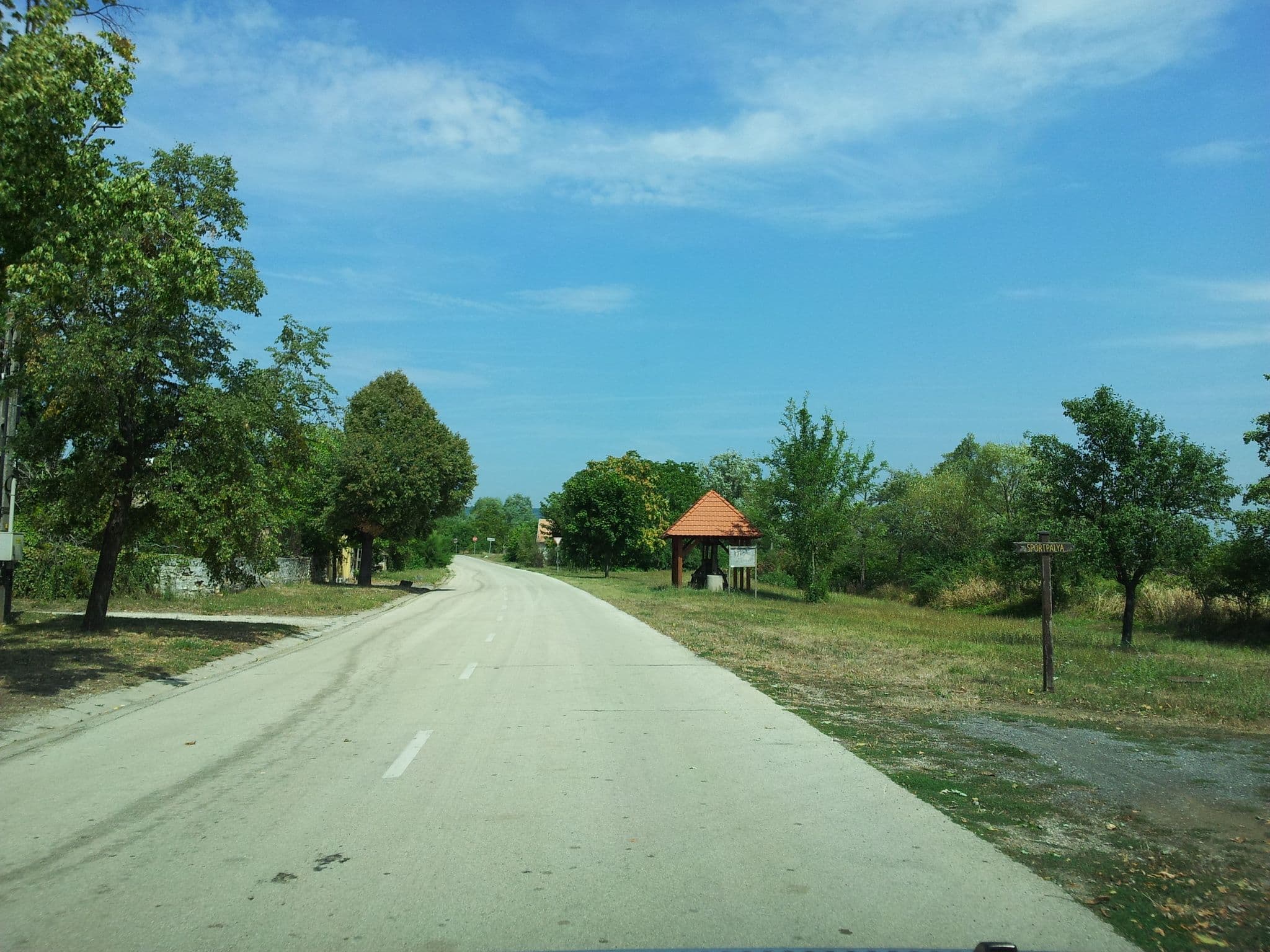 Street view near Diszeli Kúria, Tapolca — © kolesajr (CC BY-SA · Mapillary)