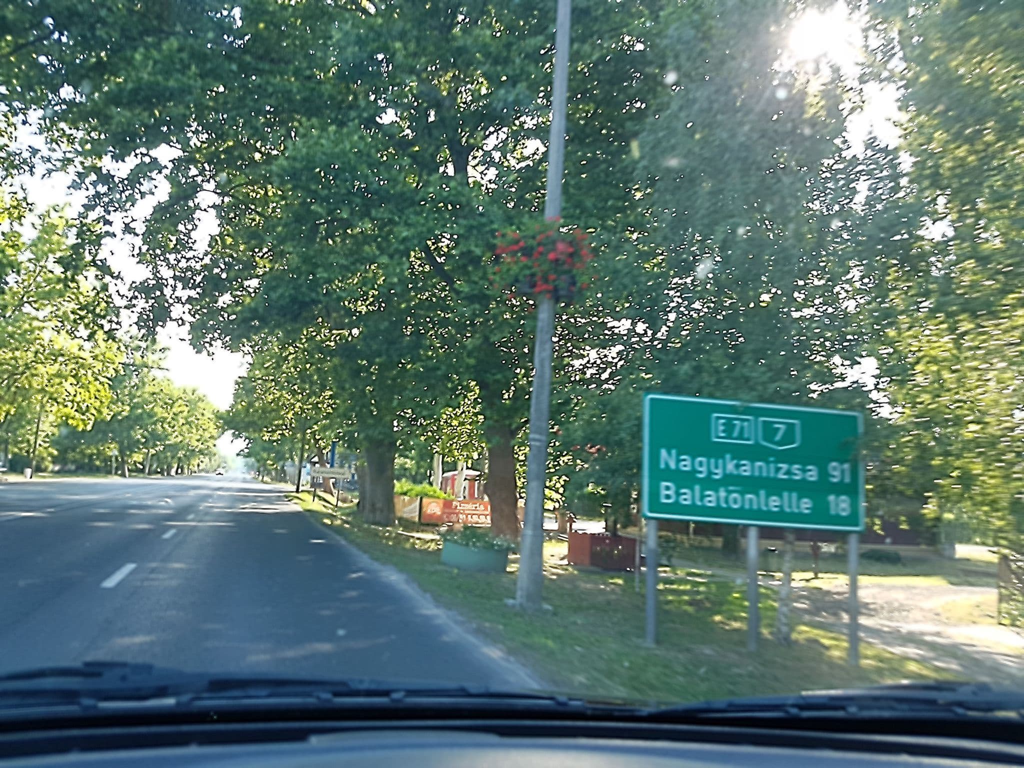 Street view near Szomi vendégház, Balatonföldvár — © gmarta (CC BY-SA · Mapillary)