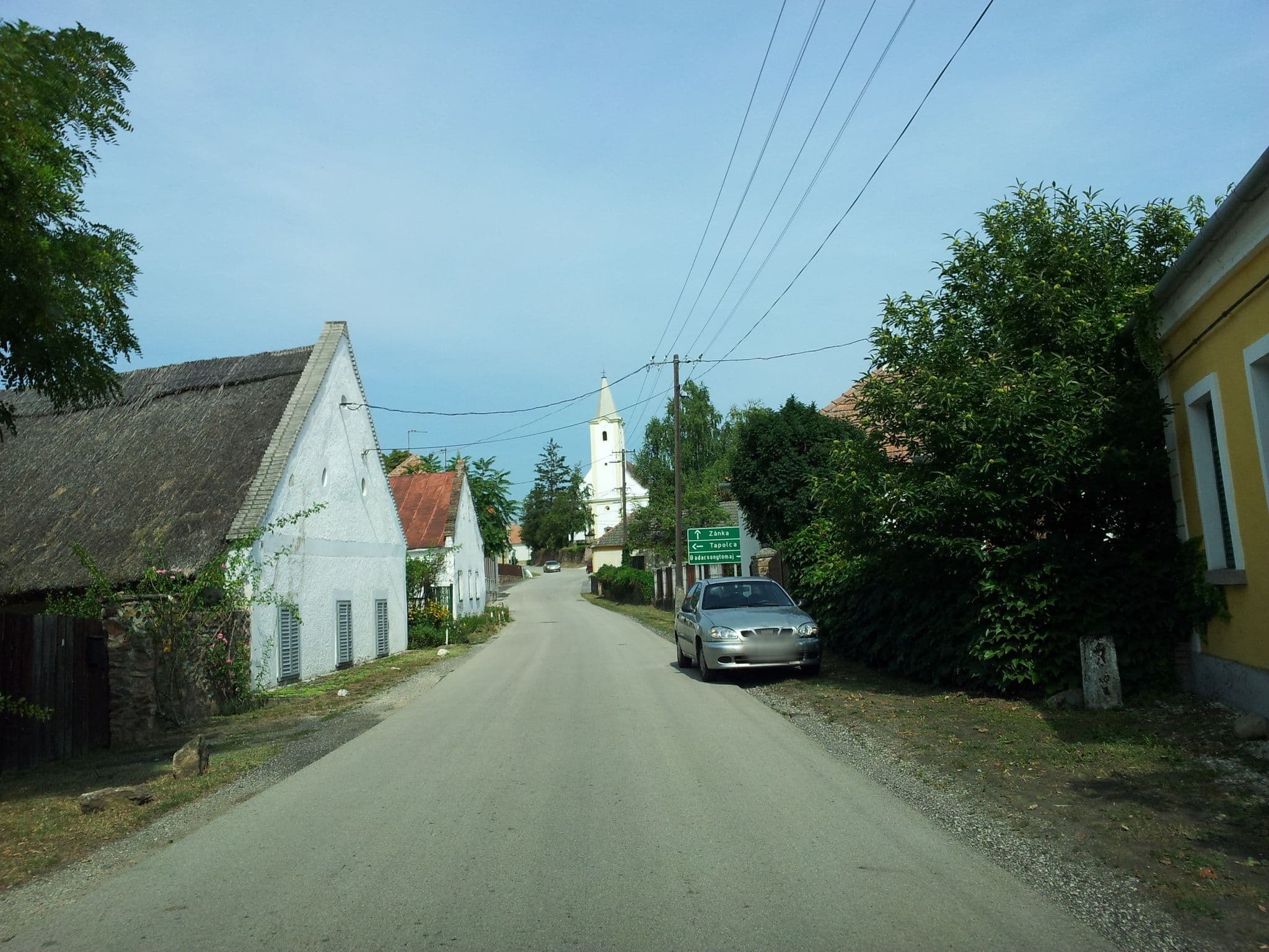 Street view near Káli Cool, Badacsonytomaj — © kolesajr (CC BY-SA · Mapillary)