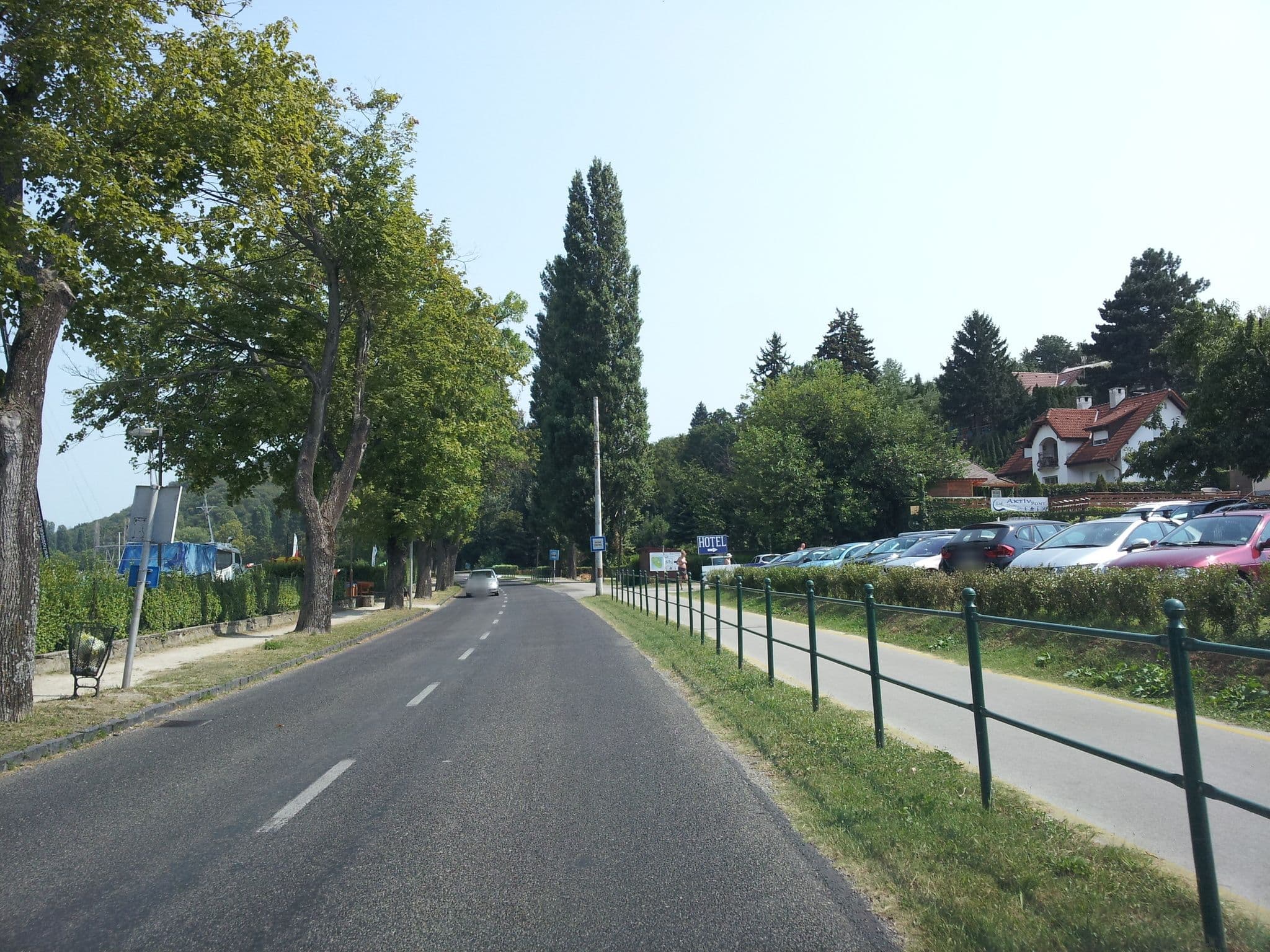 Street view near Panoráma Hotel Tihany, Tihany — © kolesajr (CC BY-SA · Mapillary)