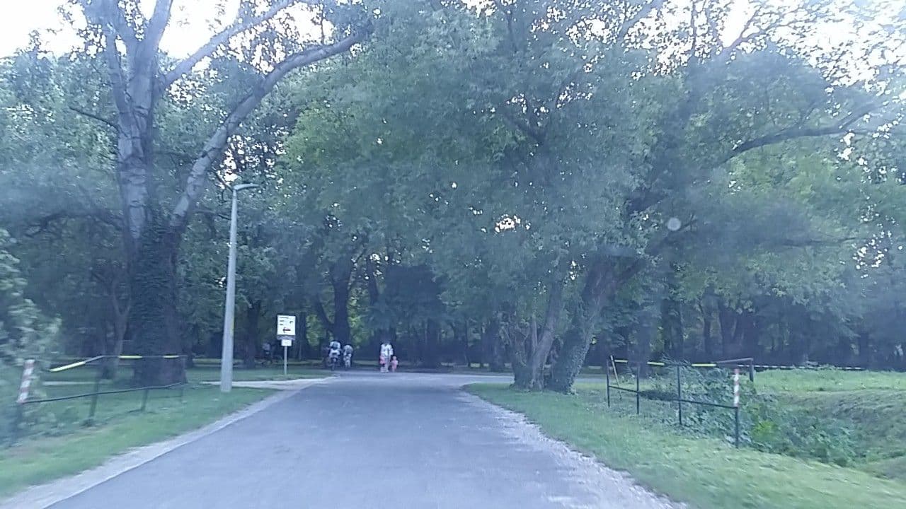 Street view near Akvárium Apartmanházak, Keszthely — © utvonalfelmeresek (CC BY-SA · Mapillary)