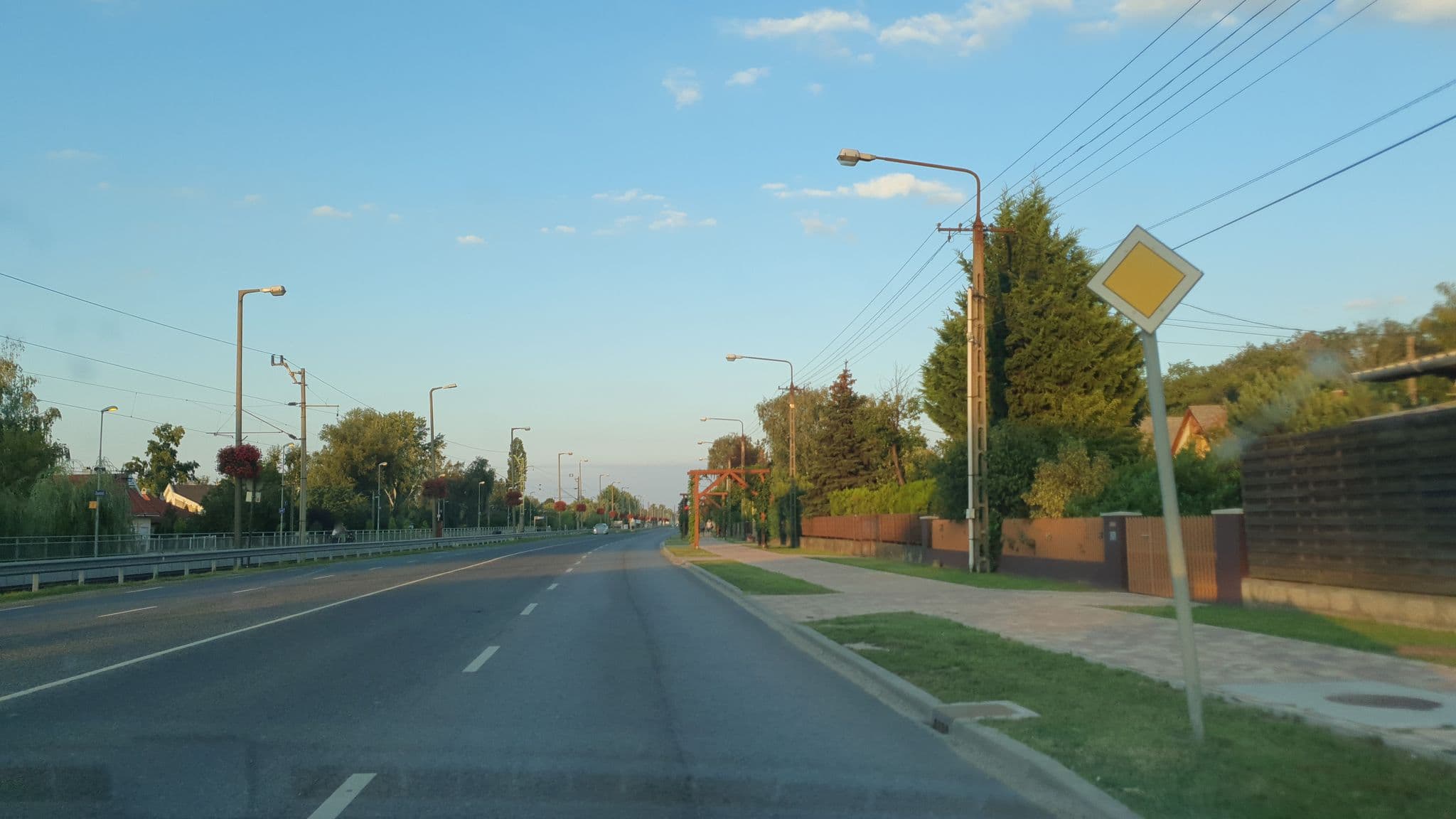 Street view near Arapartman, Zamárdi — © kami911 (CC BY-SA · Mapillary)