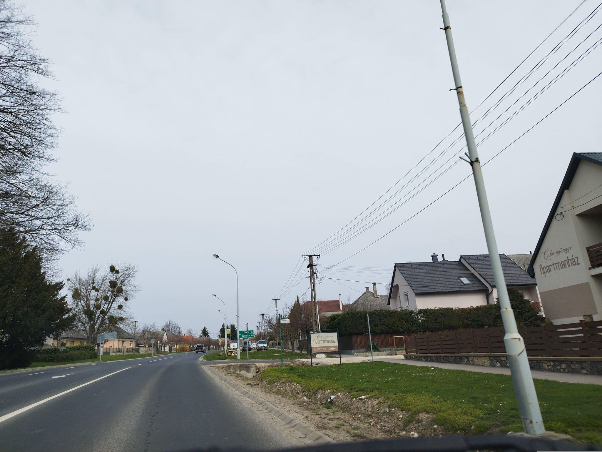 Street view near Cuha-gyöngye Apartmanház, Zirc — © grozsa11 (CC BY-SA · Mapillary)
