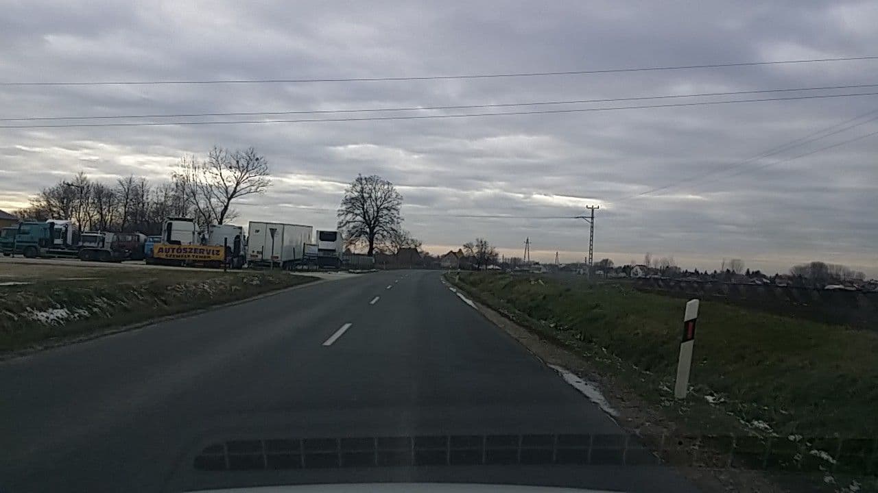Street view near Edvy Malom Fogadó / Edvy Mill Inn, Pápa — © utvonalfelmeresek (CC BY-SA · Mapillary)