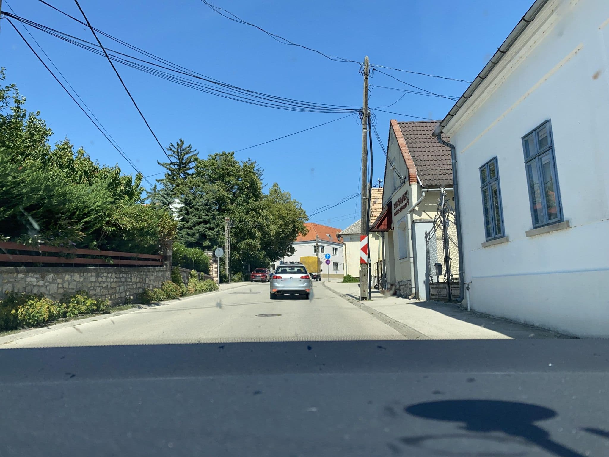 Street view near Kő Kovön Vendégház, Balatonfüred — © teamwork (CC BY-SA · Mapillary)