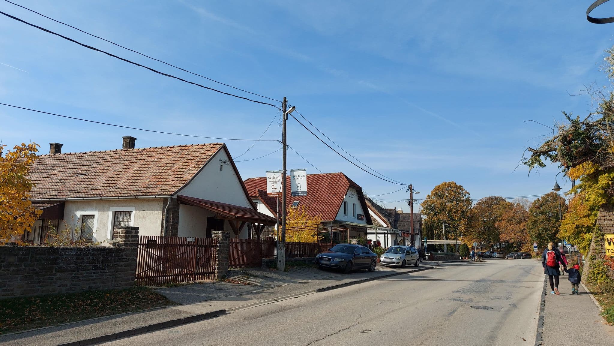 Street view near Encián Vendégház, Tihany — © vasony (CC BY-SA · Mapillary)