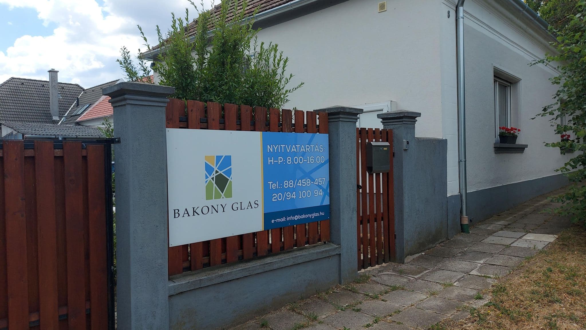 Street view near Style Inn Apartmanok, Veszprém — © vasony (CC BY-SA · Mapillary)