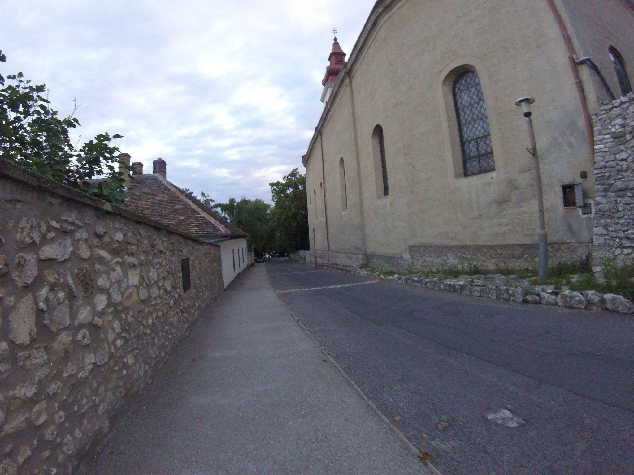 Street view near Hotel Vár, Sümeg — © utvonalfelmeresek (CC BY-SA · Mapillary)