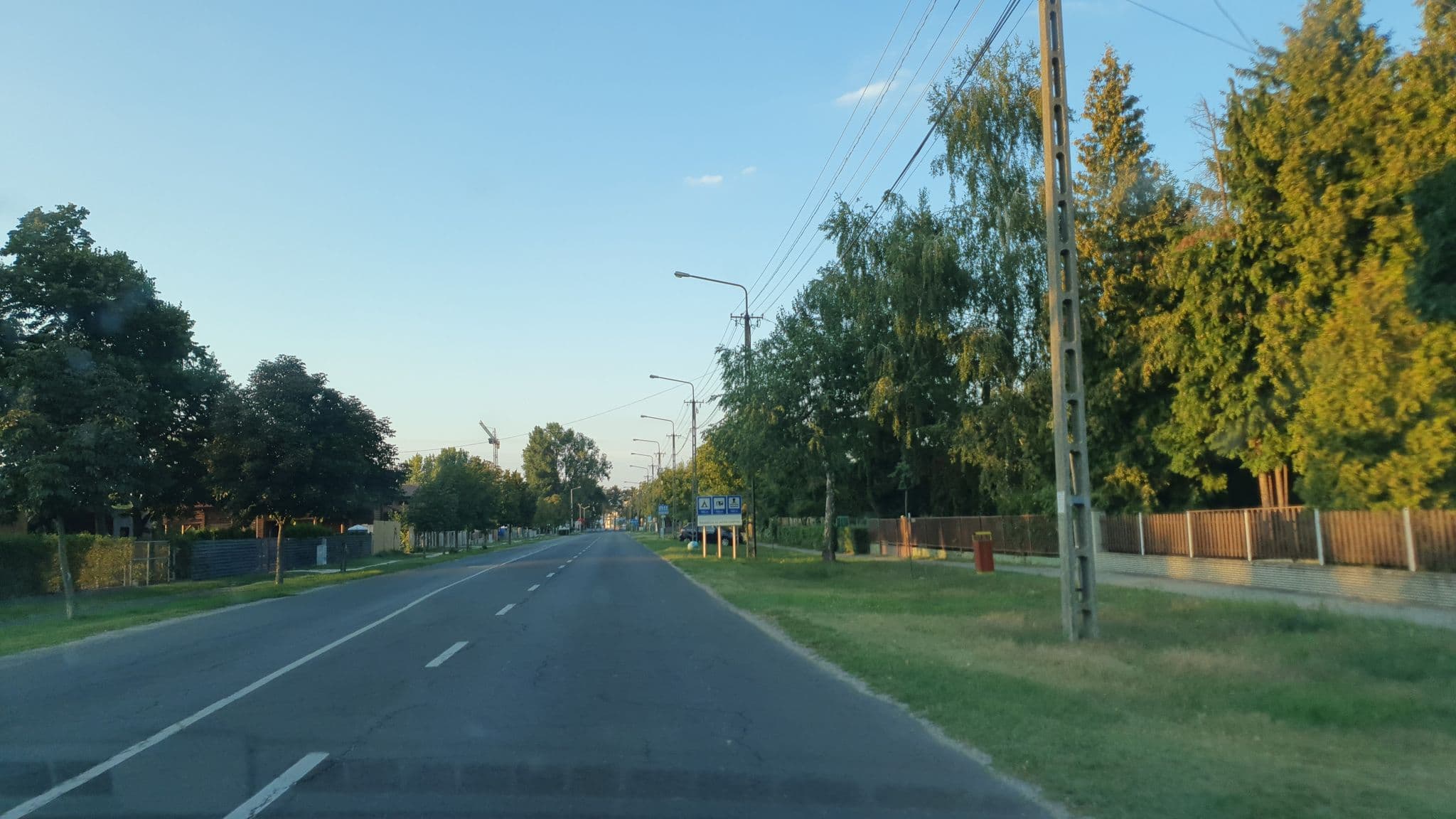 Street view near Fábián Apartman-ház, Balatonföldvár — © kami911 (CC BY-SA · Mapillary)