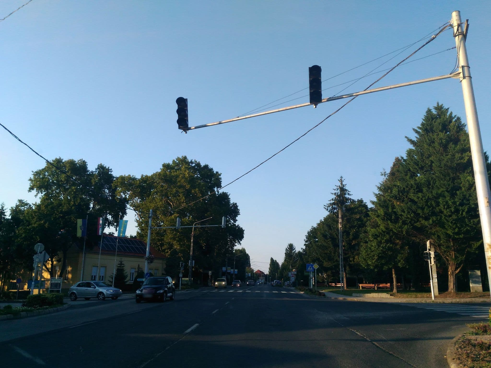 Street view near Kistücsök Étterem, Borpince és Vinotéka, Balatonszemes — © esandorhu (CC BY-SA · Mapillary)