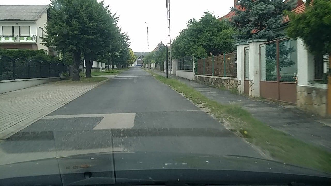 Street view near Sarga-Kek Haz, Vonyarcvashegy — © vst (CC BY-SA · Mapillary)