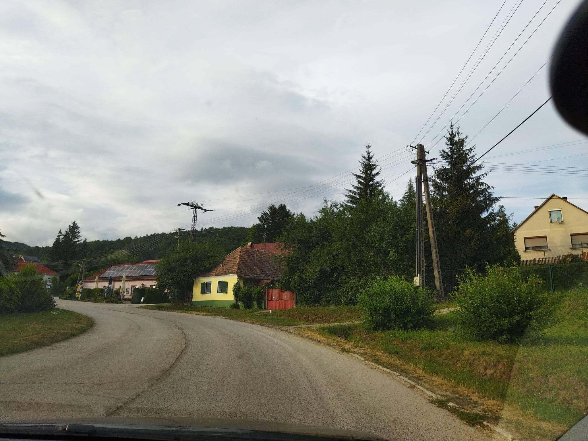 Street view near Bakonyi Mandal Ház, Zirc — © mmate (CC BY-SA · Mapillary)