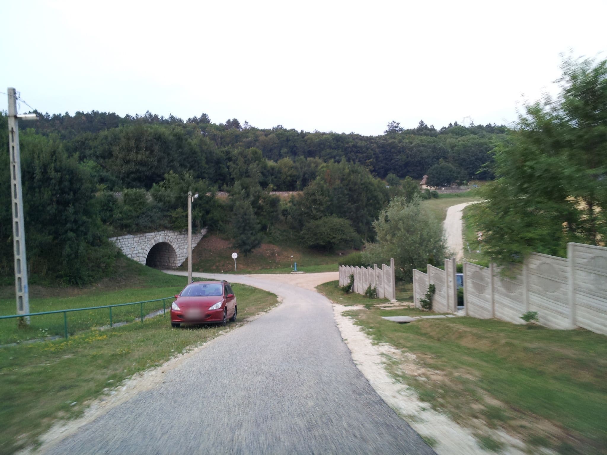 Street view near Eplényi Apartmanház, Zirc — © kolesajr (CC BY-SA · Mapillary)