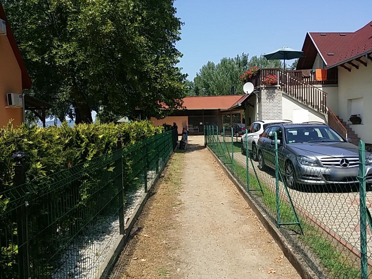 Street view near Zsuzsanna Apartmanház Balatonboglár, Balatonboglár — © utvonalfelmeresek (CC BY-SA · Mapillary)