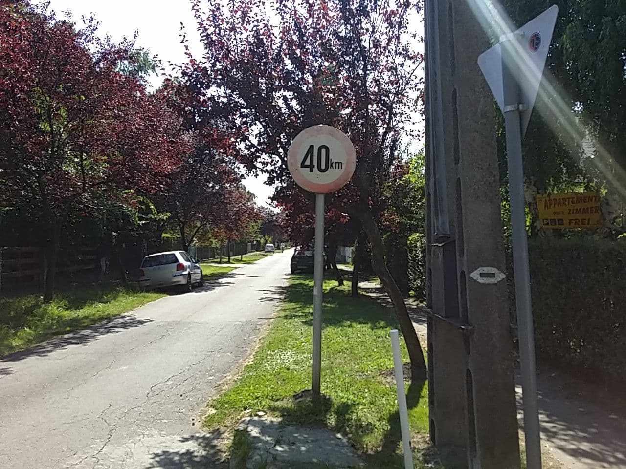 Street view near TGI Fridays, Balatonboglár — © utvonalfelmeresek (CC BY-SA · Mapillary)