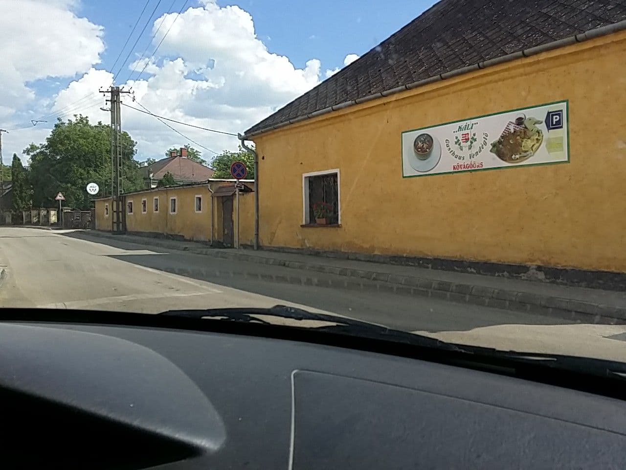 Street view near Gólyásház Apartman, Révfülöp — © utvonalfelmeresek (CC BY-SA · Mapillary)