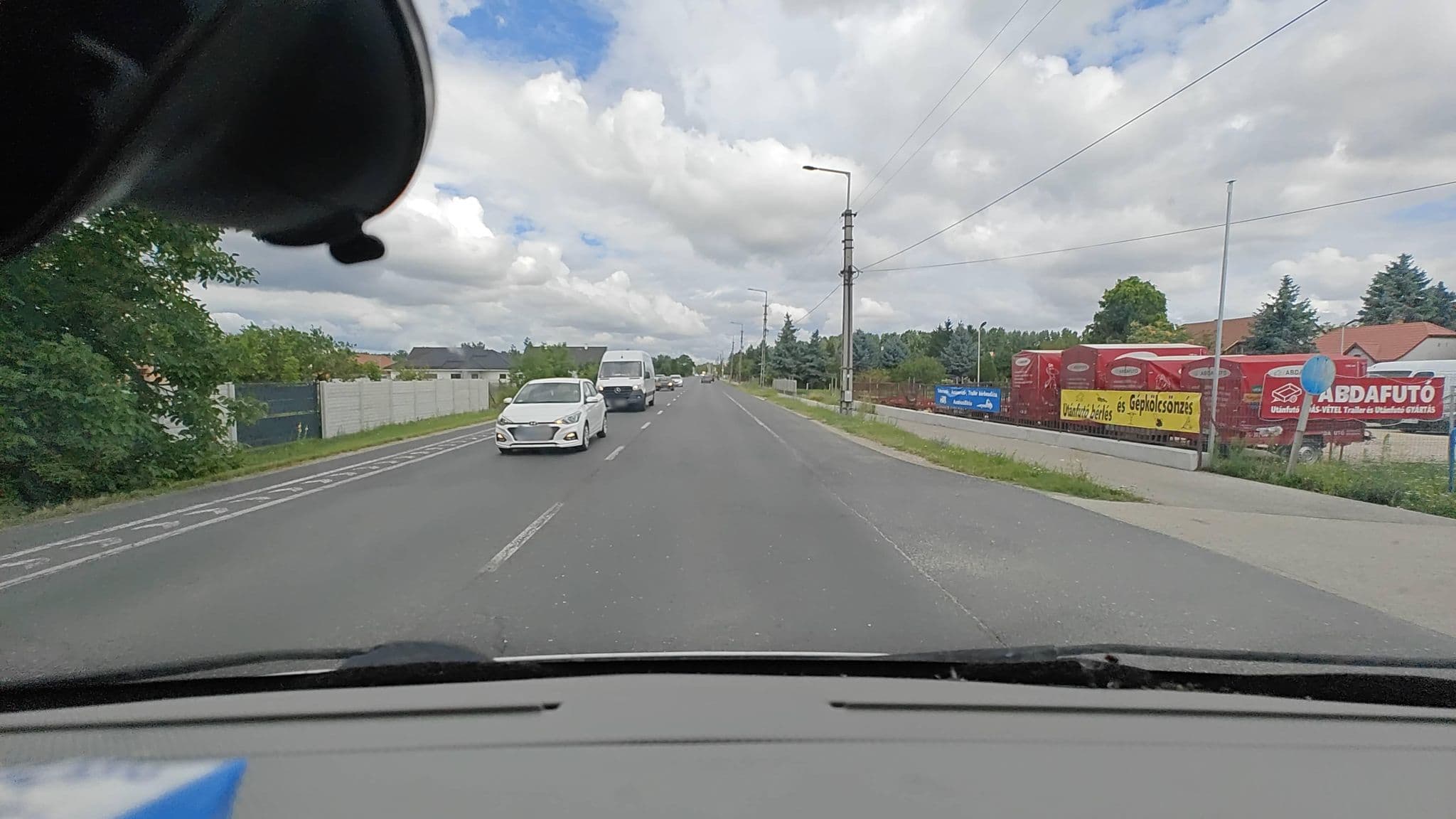 Street view near Walnut Diófa Apartman Abda, Abda — © Winner_hun (CC BY-SA · Mapillary)