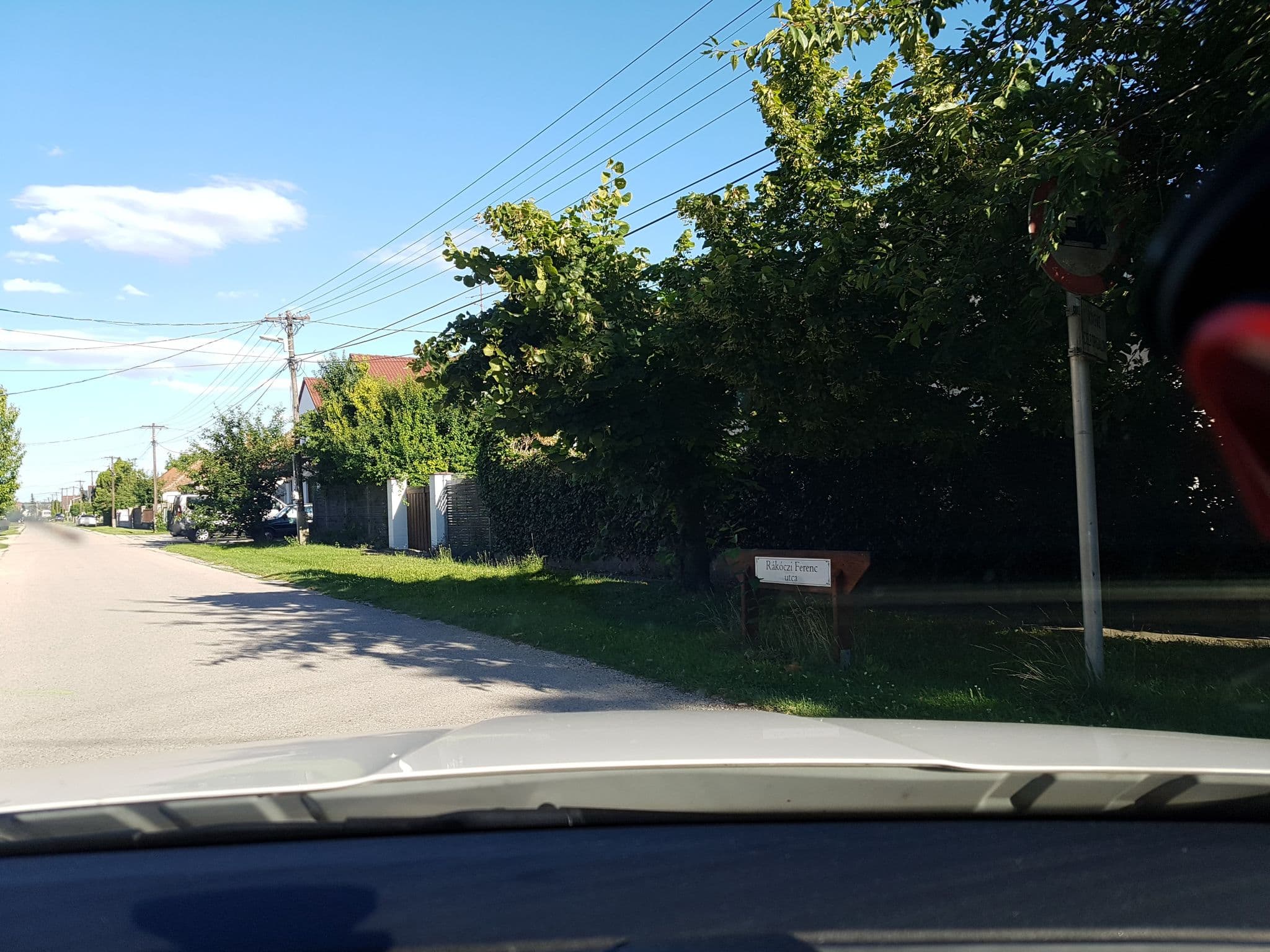 Street view near Cseresznyés Ház, Hédervár — © grin (CC BY-SA · Mapillary)