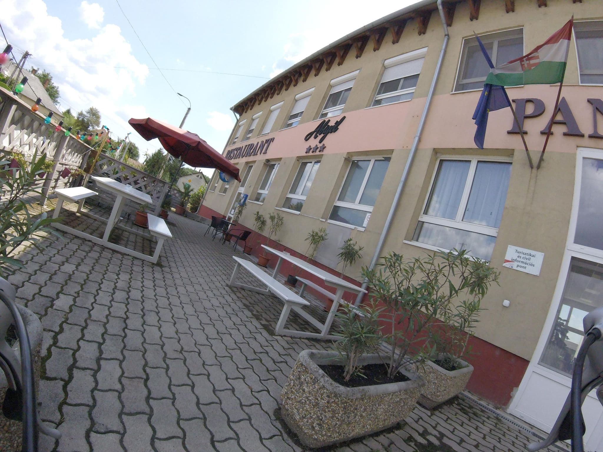 Street view near Kisfaludy Panzió és Étterem, Tét — © goprohero (CC BY-SA · Mapillary)