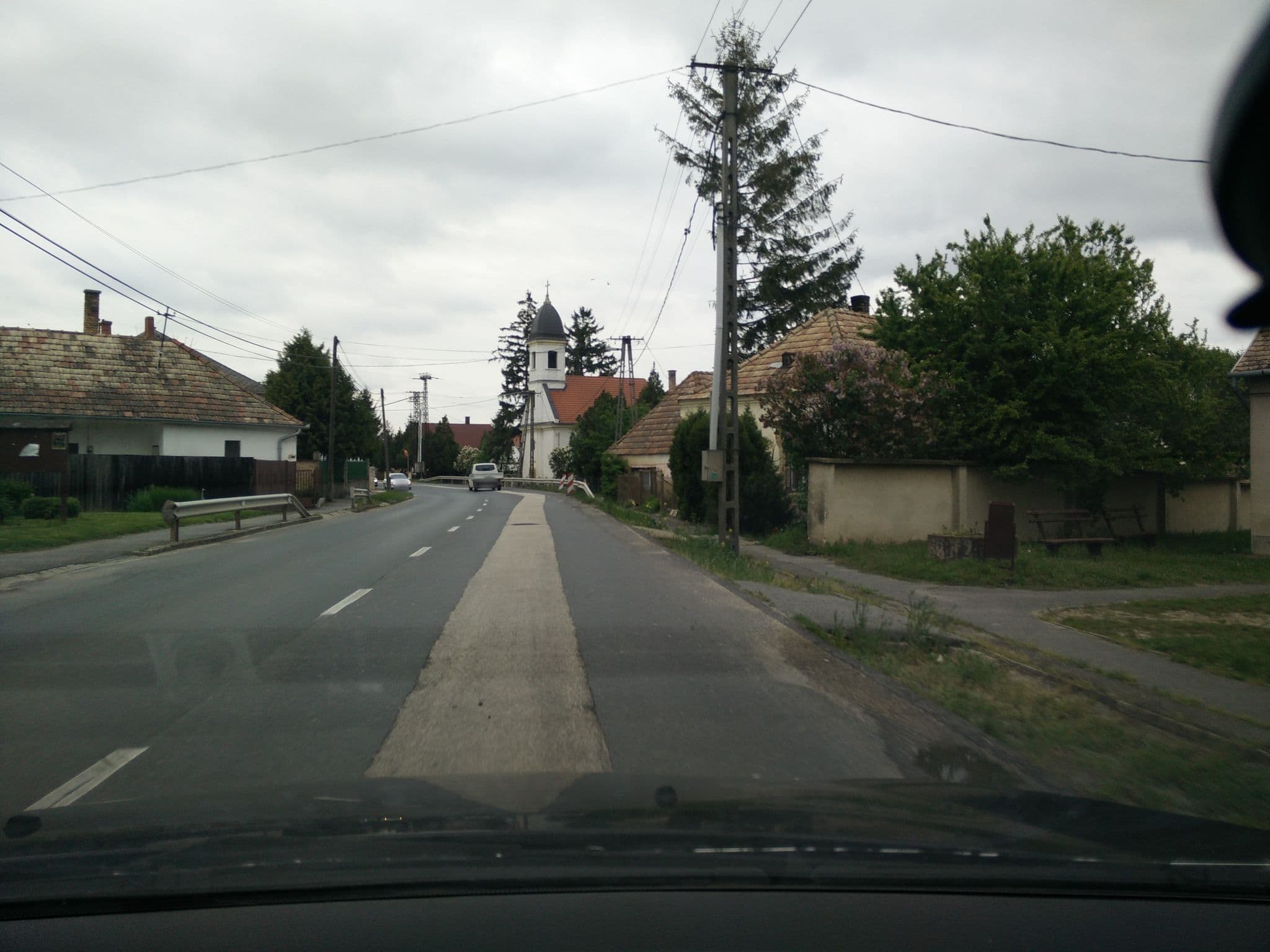Street view near Izlandi Lovasudvar Takácsi, Pápa — © grin (CC BY-SA · Mapillary)