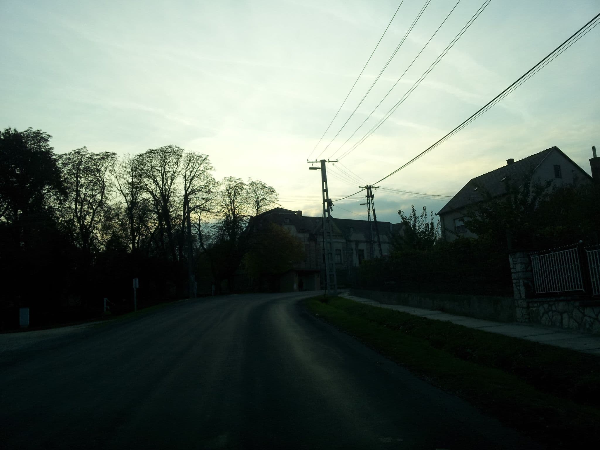 Street view near Aqua Lotus Penthouse Suite, Ászár — © kolesajr (CC BY-SA · Mapillary)