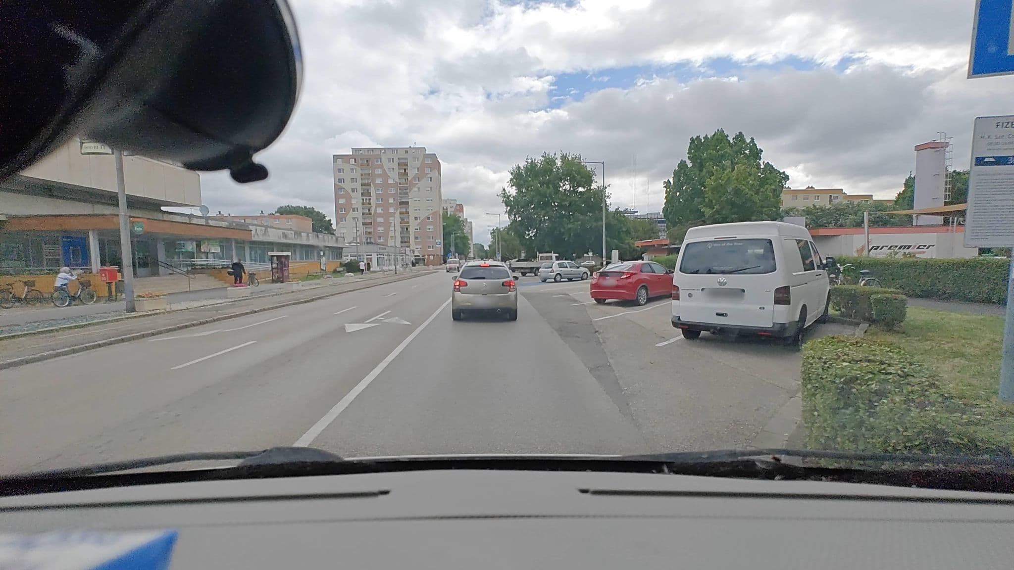 Street view near Hotel Minerva, Mosonmagyaróvár — © Winner_hun (CC BY-SA · Mapillary)