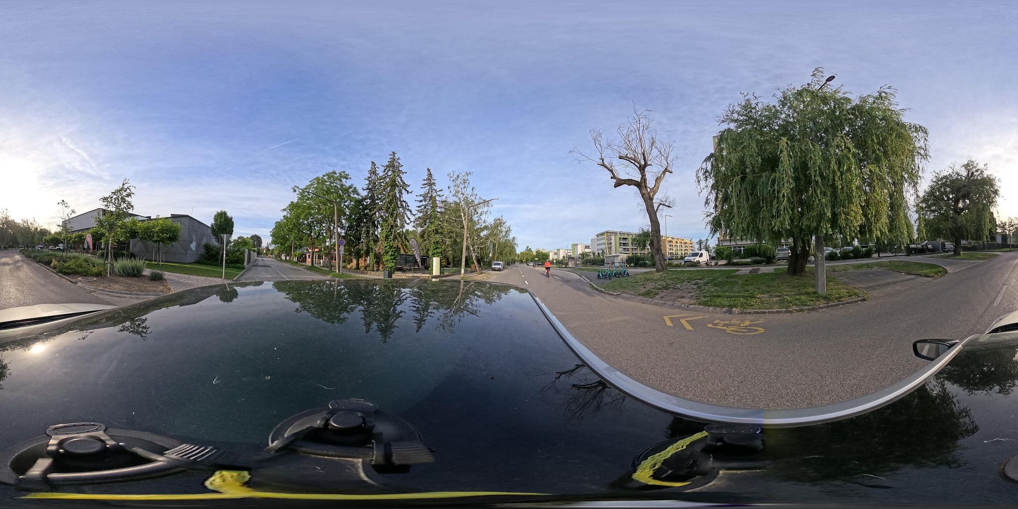 Street view near Reed Luxury Hotel by Balaton*****, Siófok — © kami911 (CC BY-SA · Mapillary)