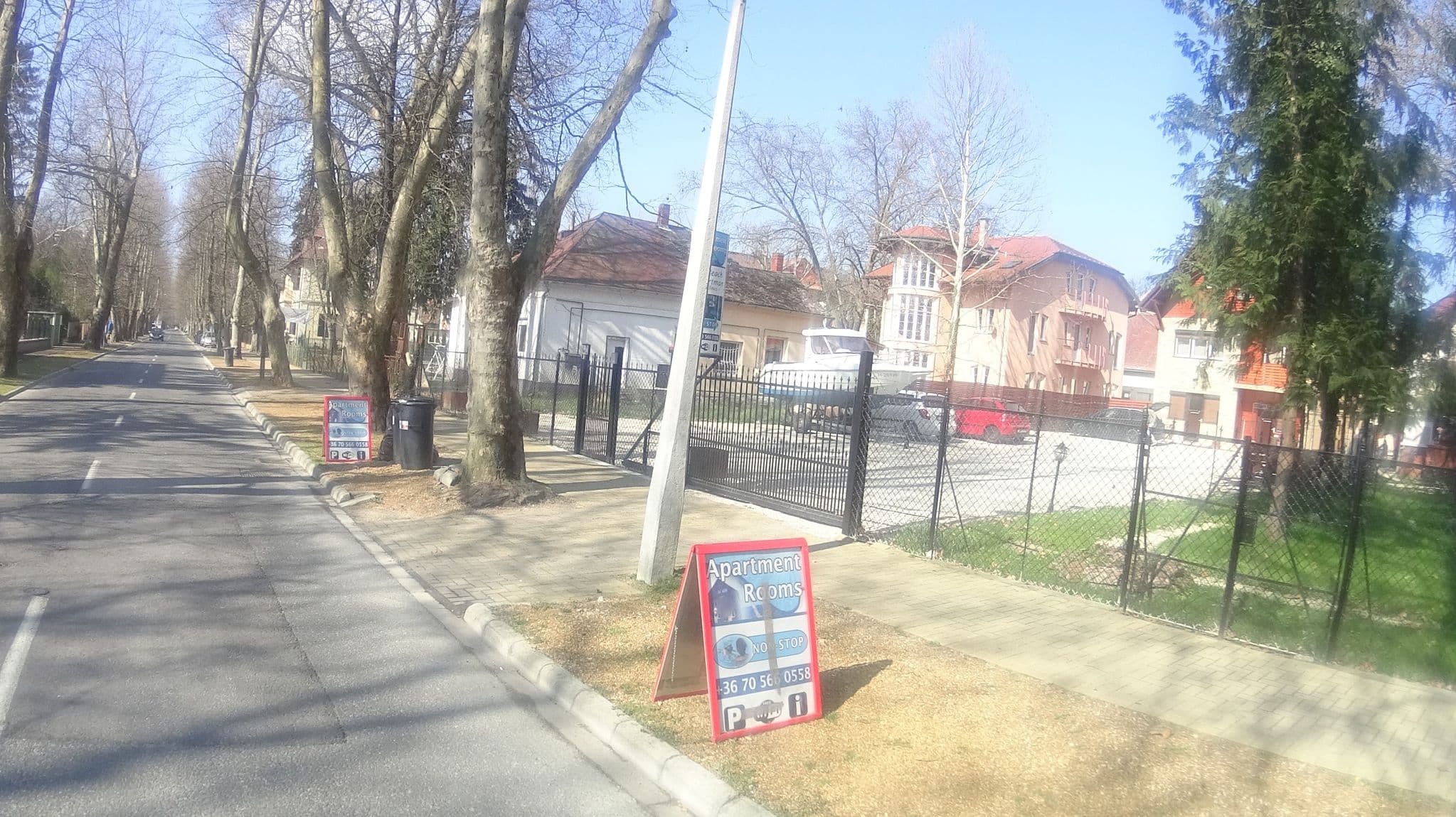 Street view near New Beachapartman, Siófok — © tamaes (CC BY-SA · Mapillary)