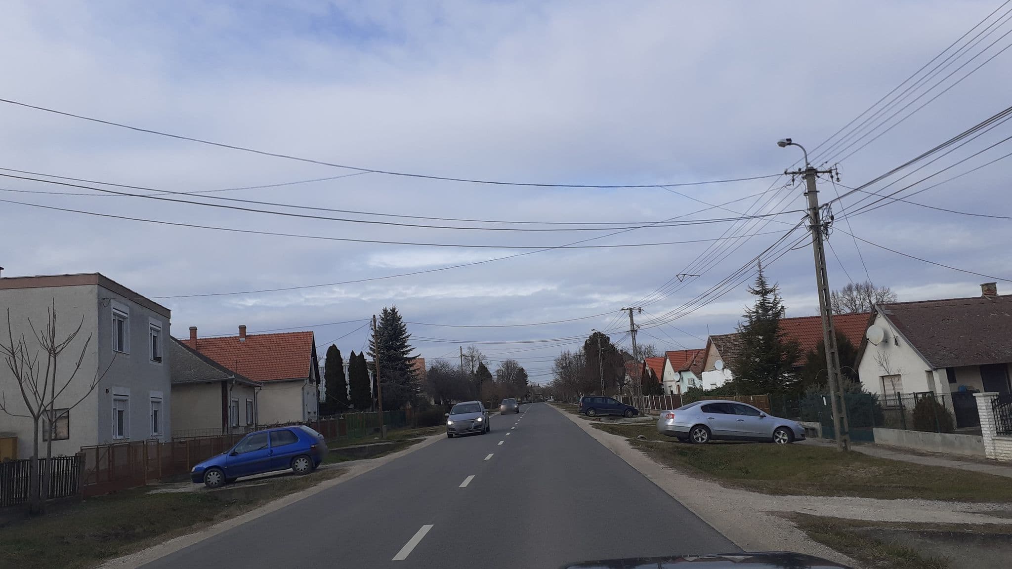 Street view near Ifjúsági Szálló, Soponya, Soponya — © pattka (CC BY-SA · Mapillary)
