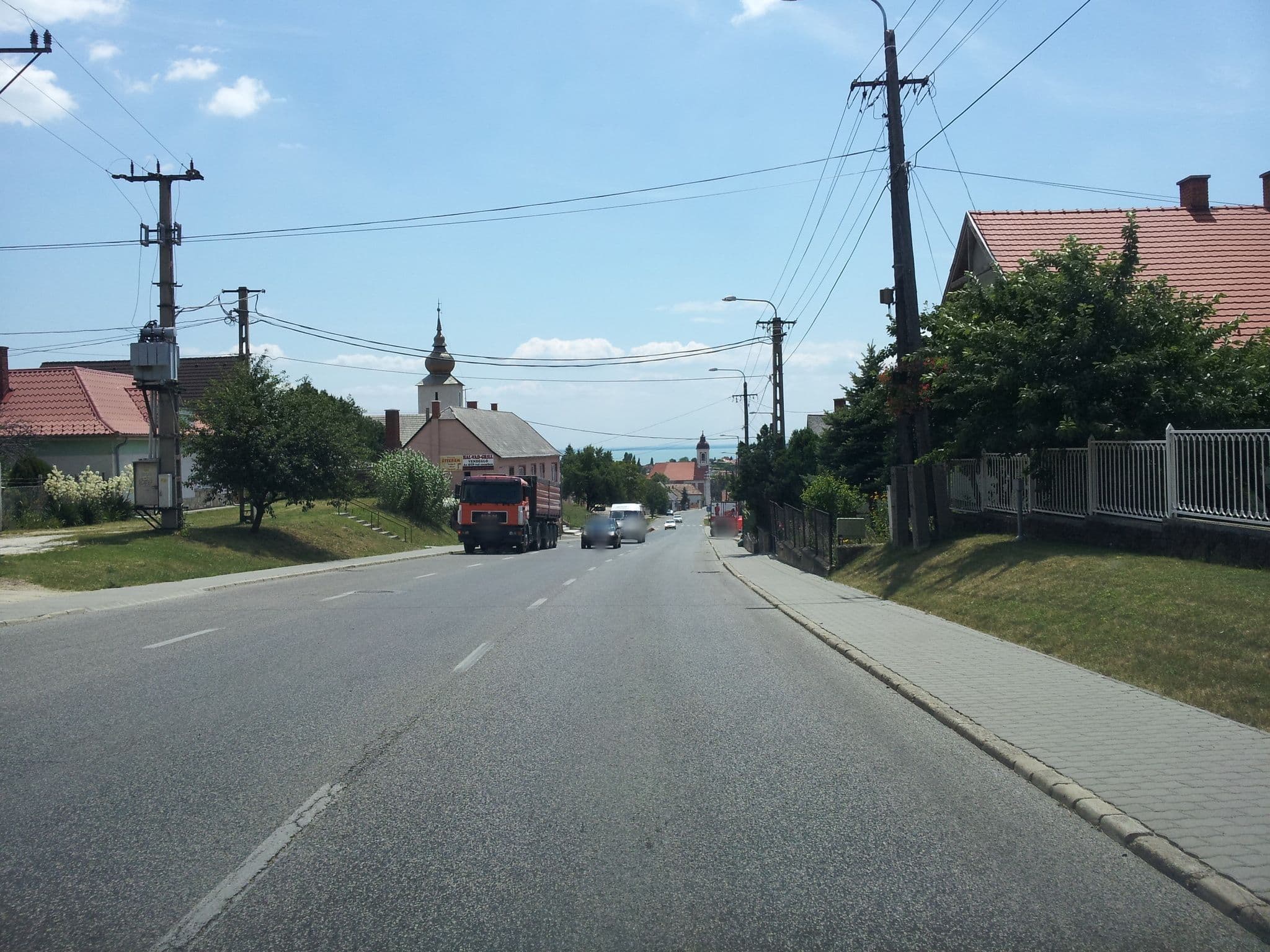 Street view near Andrea Apartman Balatonalmádi, Balatonalmádi — © kolesajr (CC BY-SA · Mapillary)