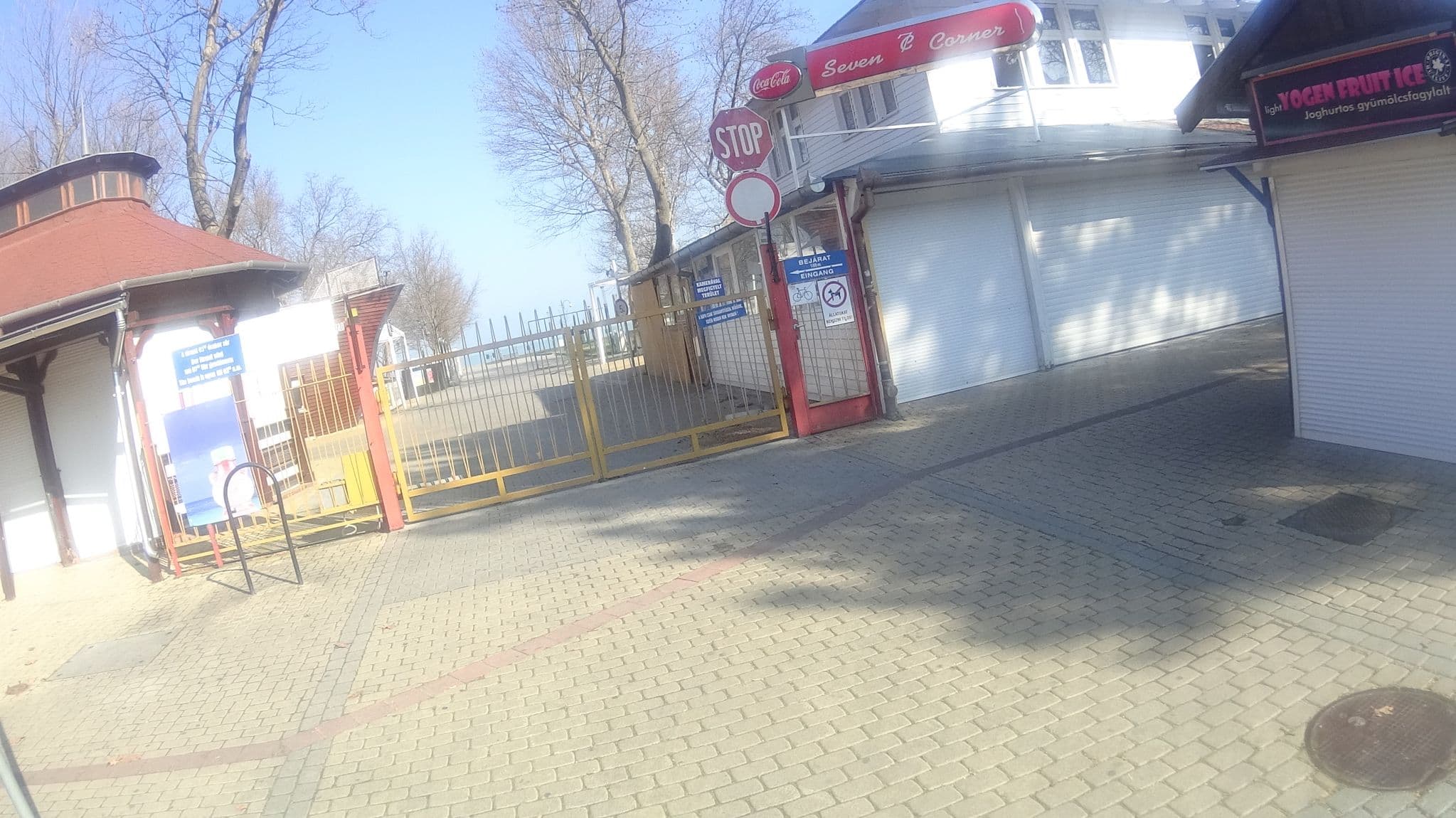Street view near Lefeküdnék...:), Siófok — © tamaes (CC BY-SA · Mapillary)