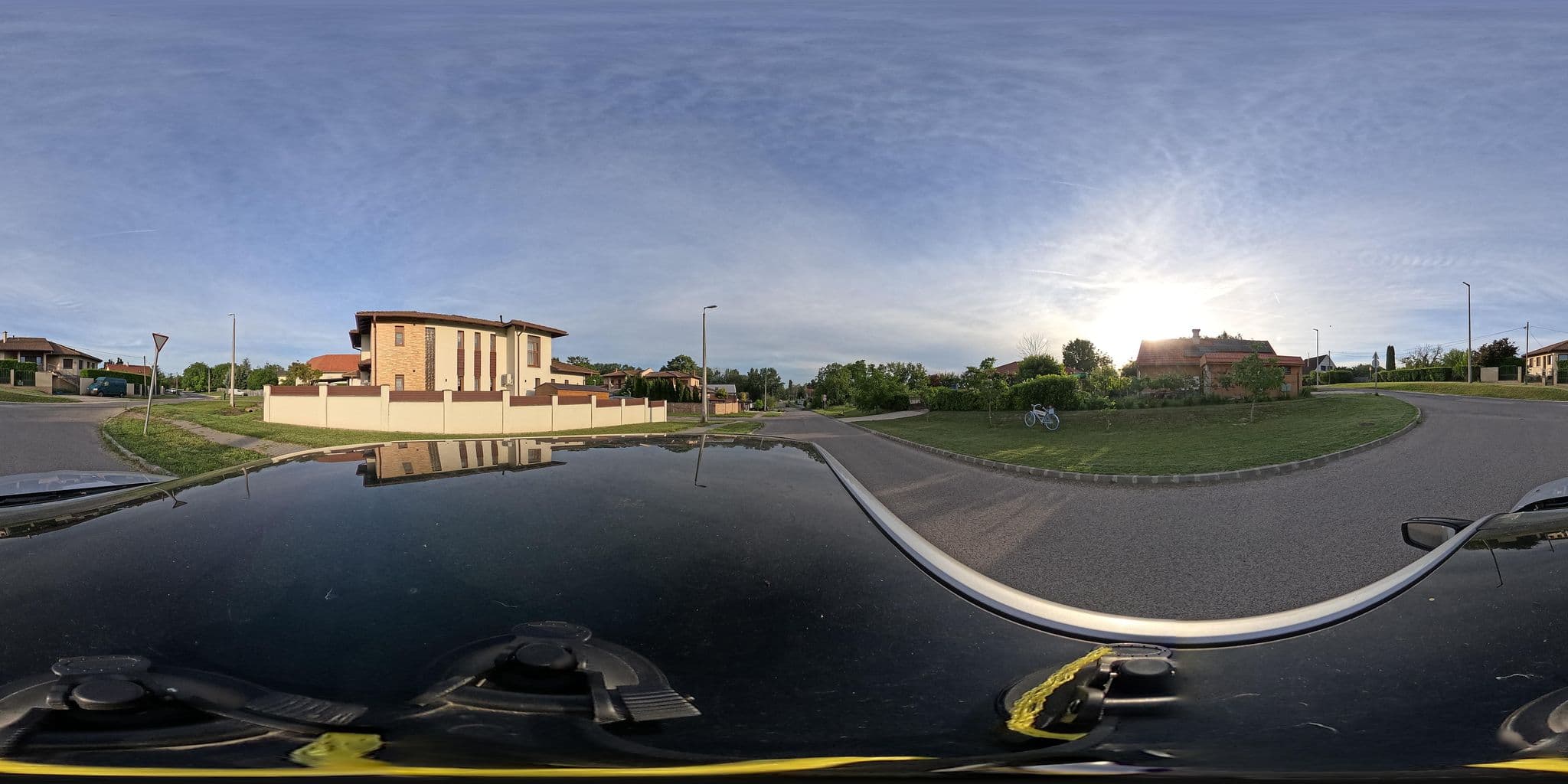 Street view near Hullàm Hotel, Siófok — © kami911 (CC BY-SA · Mapillary)