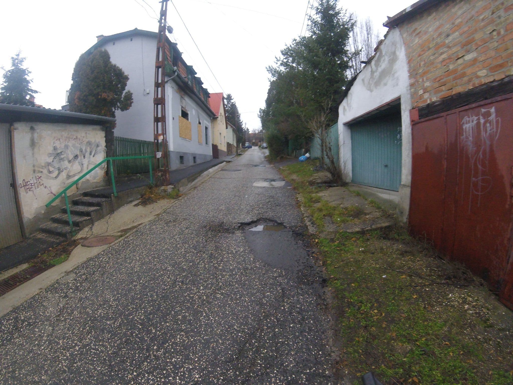 Street view near Buda Side, Budakeszi — © utvonalfelmeresek (CC BY-SA · Mapillary)