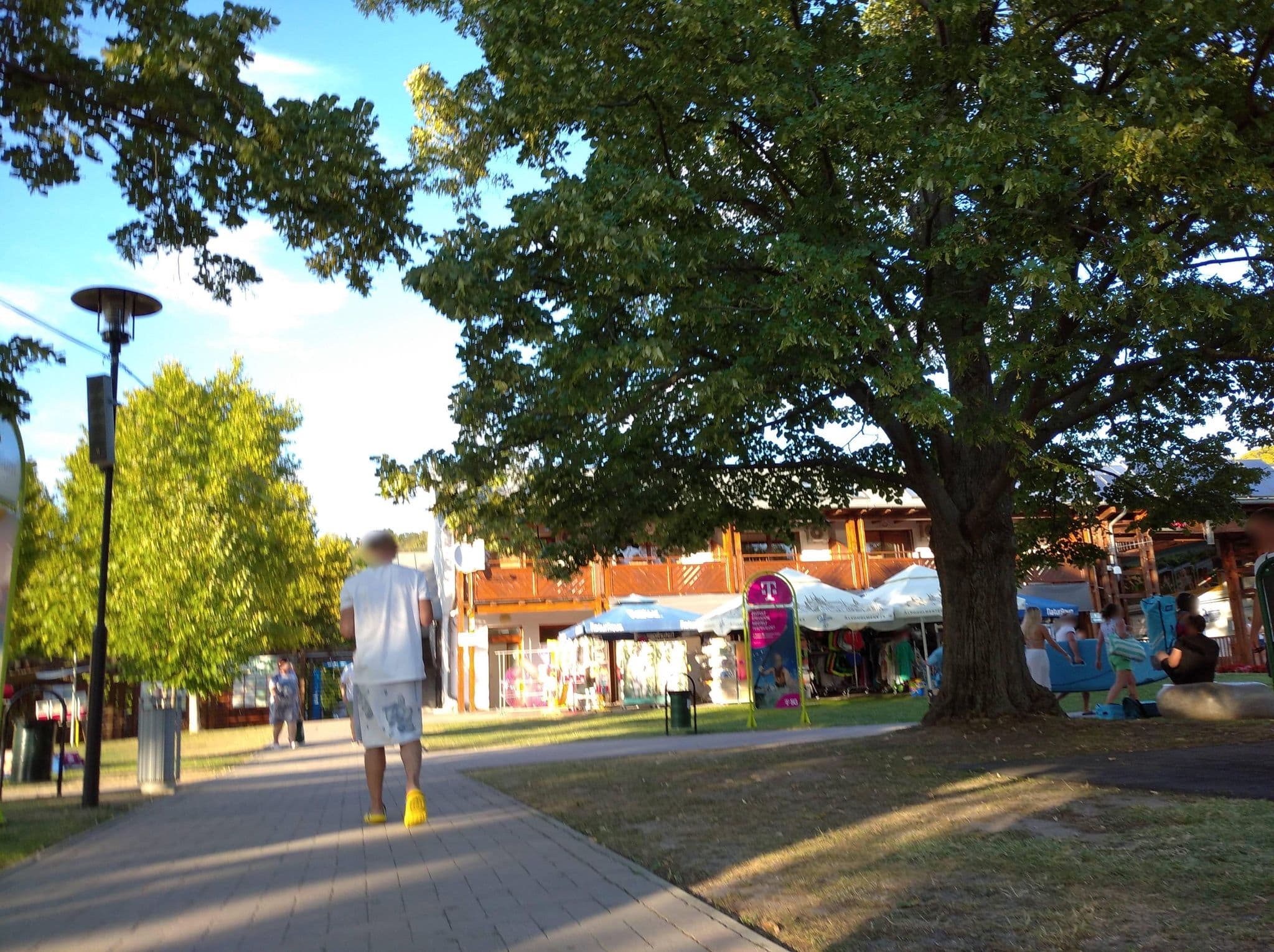 Street view near Fövenyfürdő, Balatonalmádi — © grozsa11 (CC BY-SA · Mapillary)