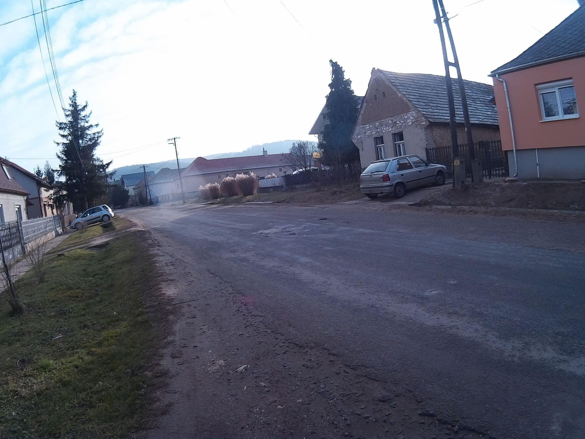 Street view near Várgesztesi Vendégház, Oroszlány — © heyjoe (CC BY-SA · Mapillary)