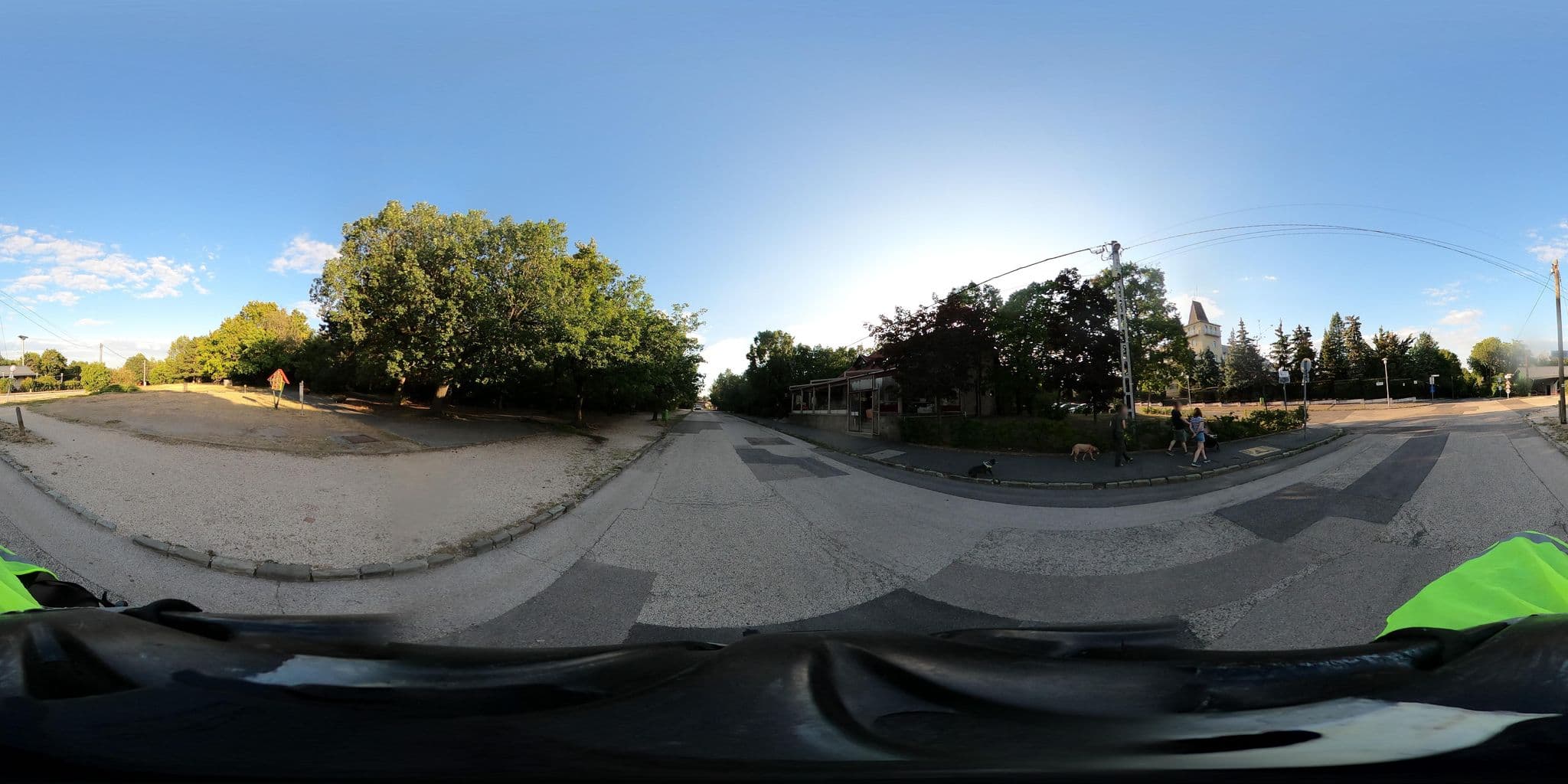 Street view near Egykori Vörös Csillag Szálló, Mártonhegy — © grozsa11 (CC BY-SA · Mapillary)