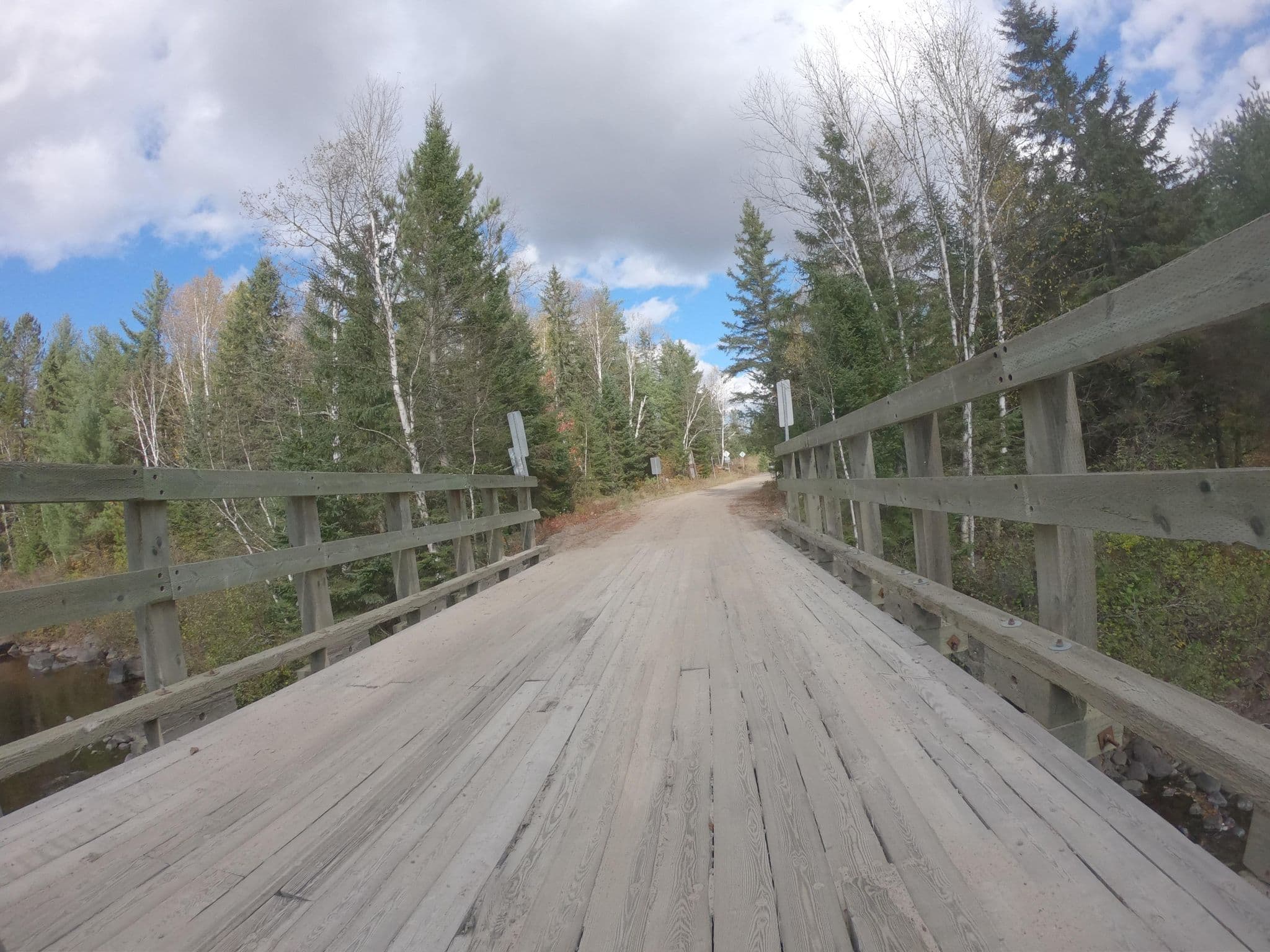 Street view near Camoing du Pont-du-Bac, Mandeville — © pfbreton (CC BY-SA · Mapillary)