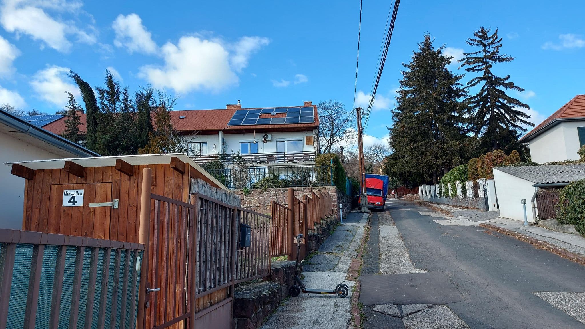 Street view near Villa Millenium, Balatonalmádi — © vasony (CC BY-SA · Mapillary)
