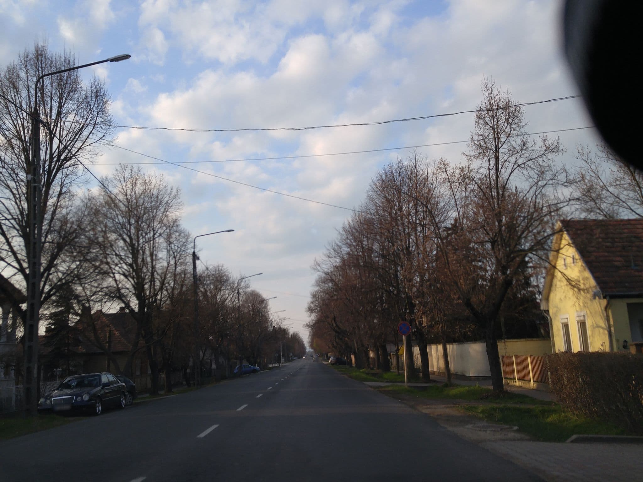 Street view near Piknik Wellness Hotel, Siófok — © tamaes (CC BY-SA · Mapillary)