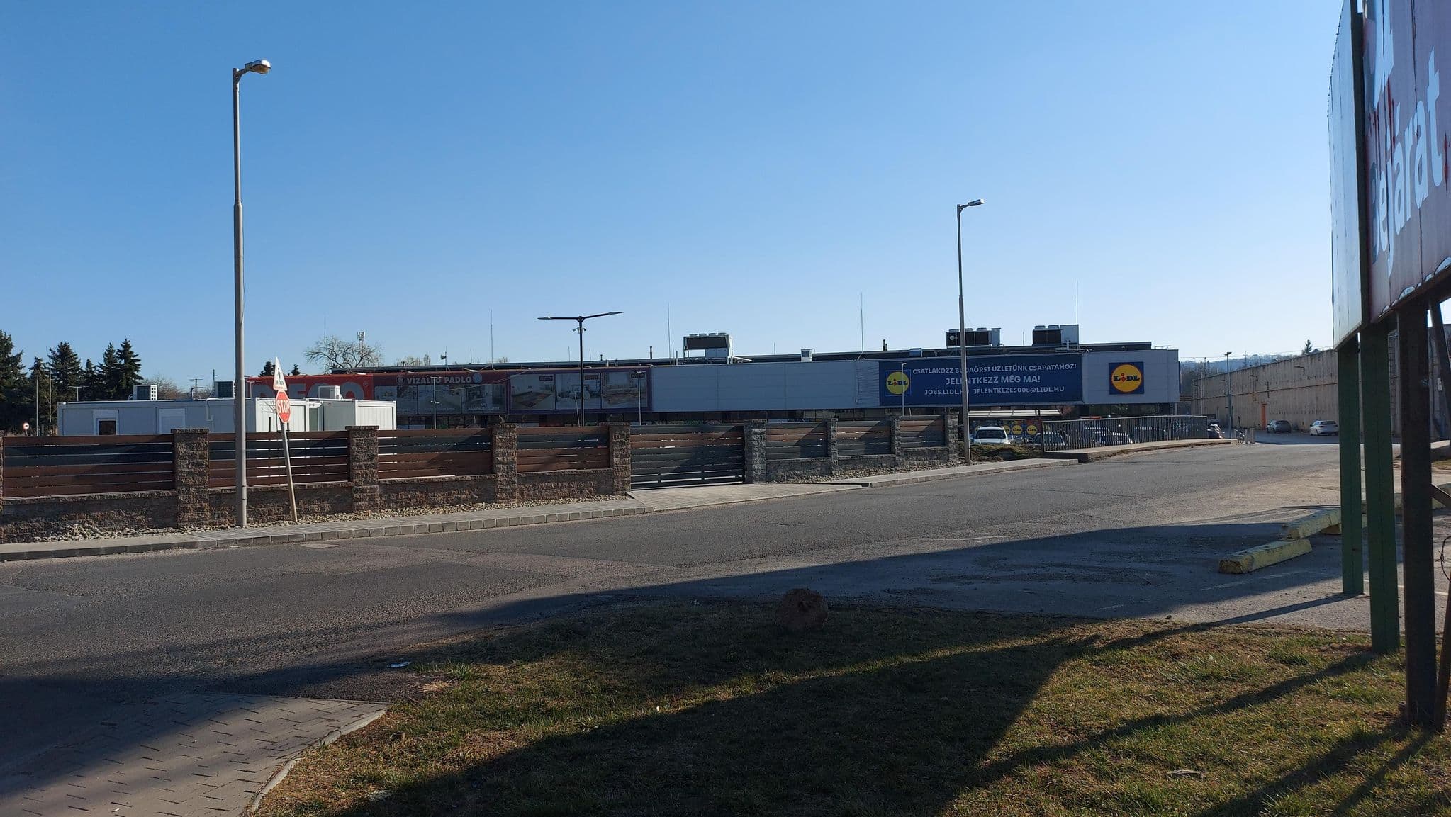 Street view near Alliance Hotel Budapest Kft., Budaörs — © vasony (CC BY-SA · Mapillary)