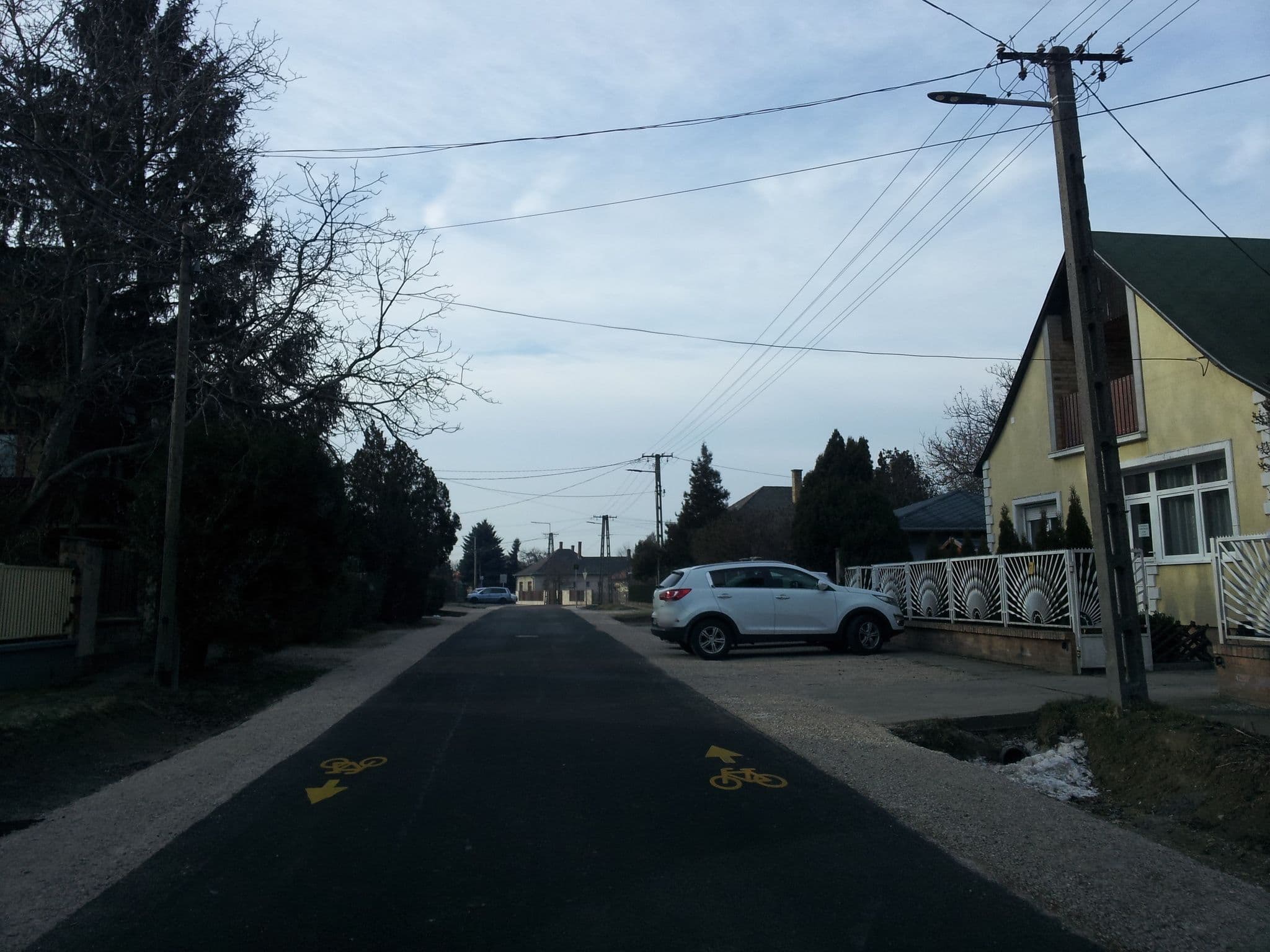 Street view near Kerekes Apartman, Kápolnásnyék — © kolesajr (CC BY-SA · Mapillary)