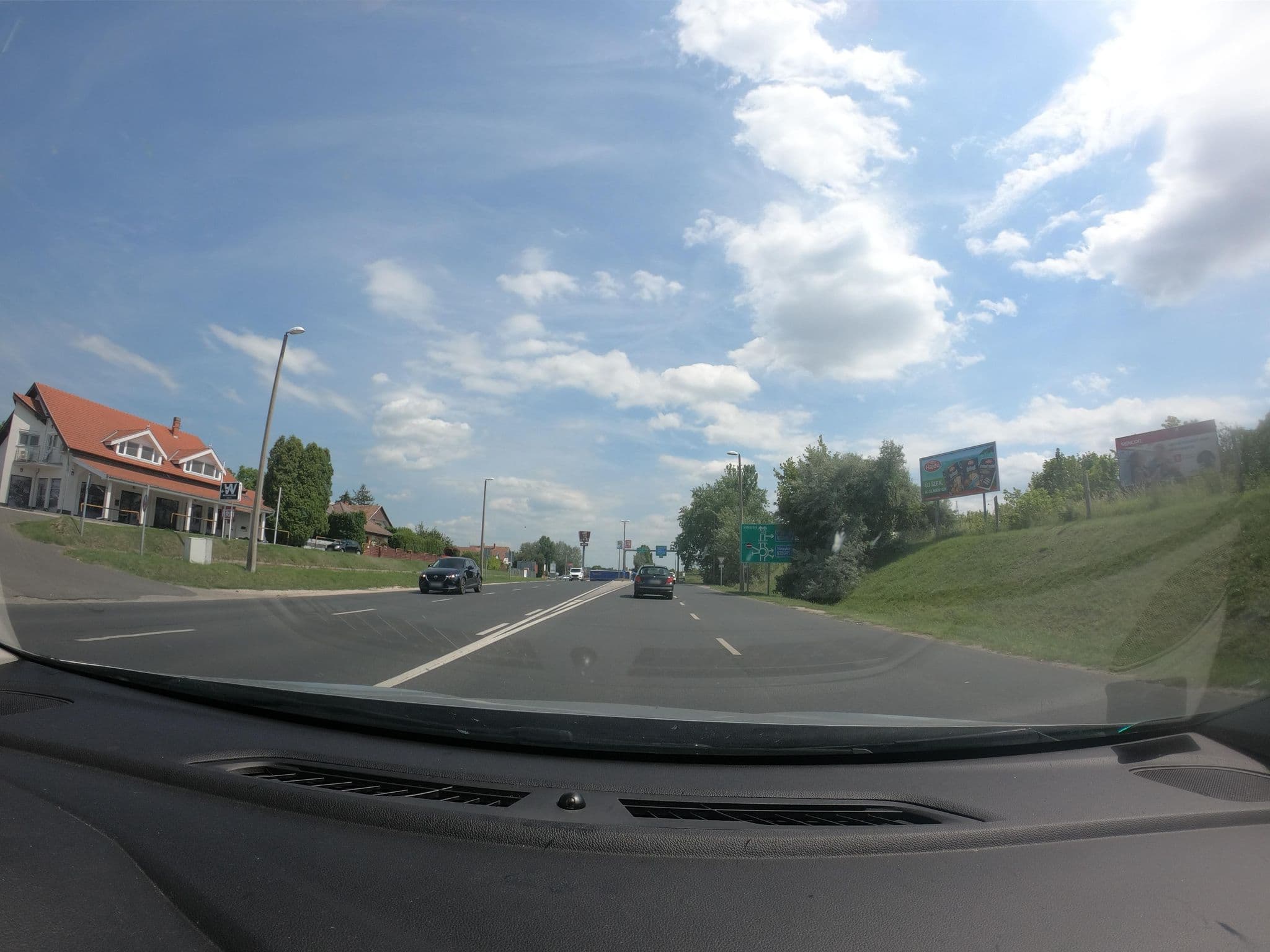 Street view near White Apartman Siófok, Siófok — © vst (CC BY-SA · Mapillary)