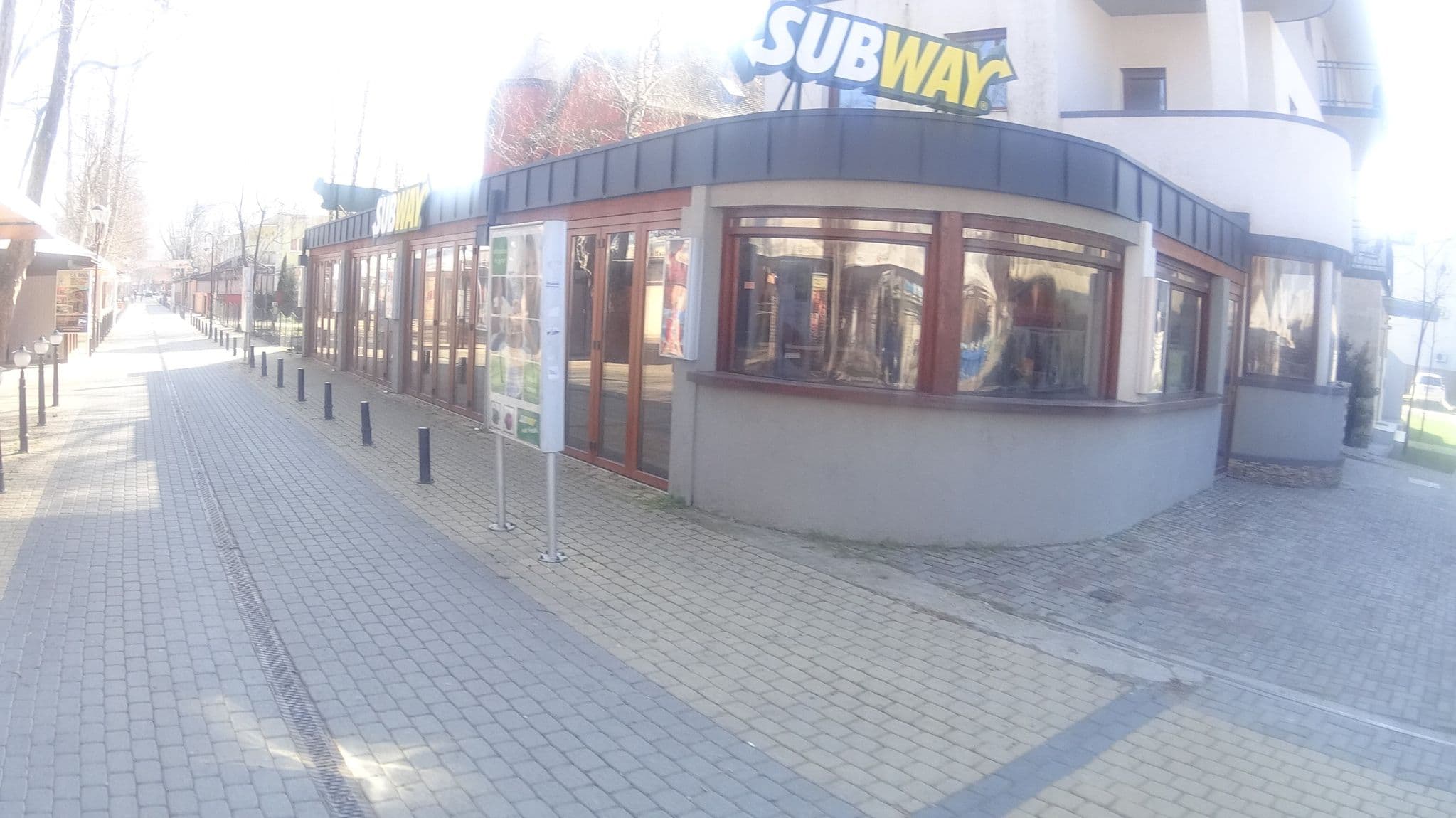 Street view near Örjöngő Majom Hostel, Siófok — © tamaes (CC BY-SA · Mapillary)