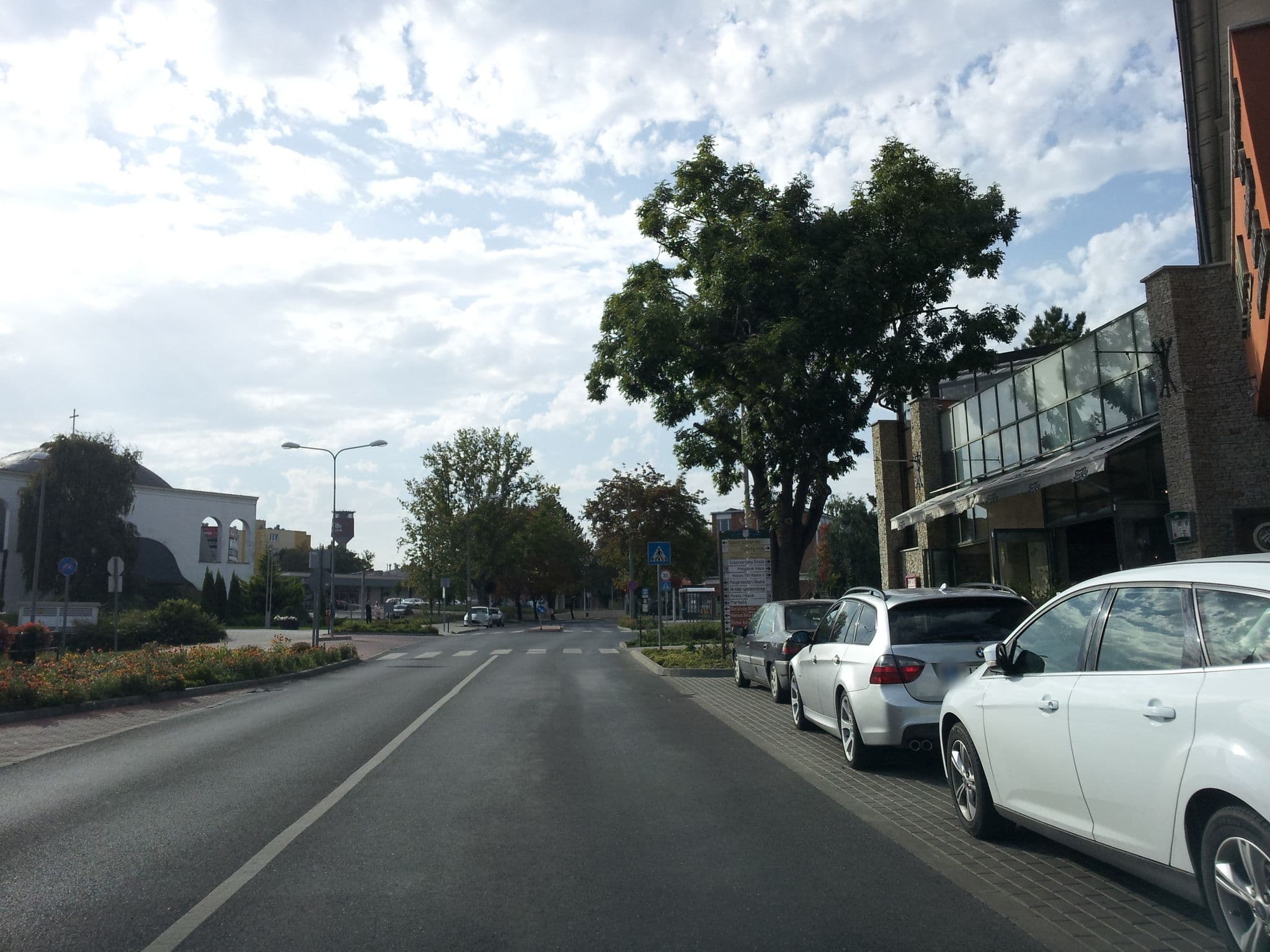 Street view near Halom Panzió, Százhalombatta — © kolesajr (CC BY-SA · Mapillary)