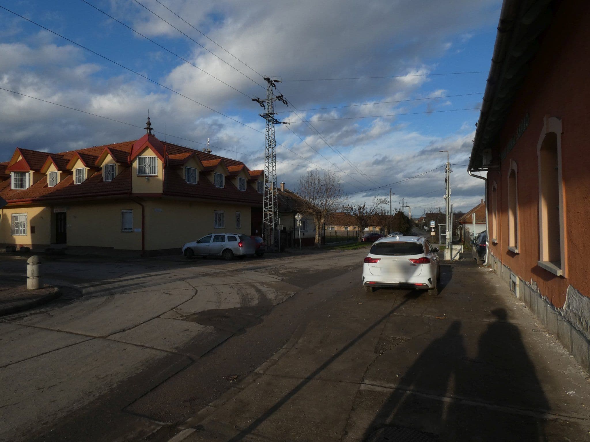 Street view near Thermal Hotel Liget, Százhalombatta — © utvonalfelmeresek (CC BY-SA · Mapillary)