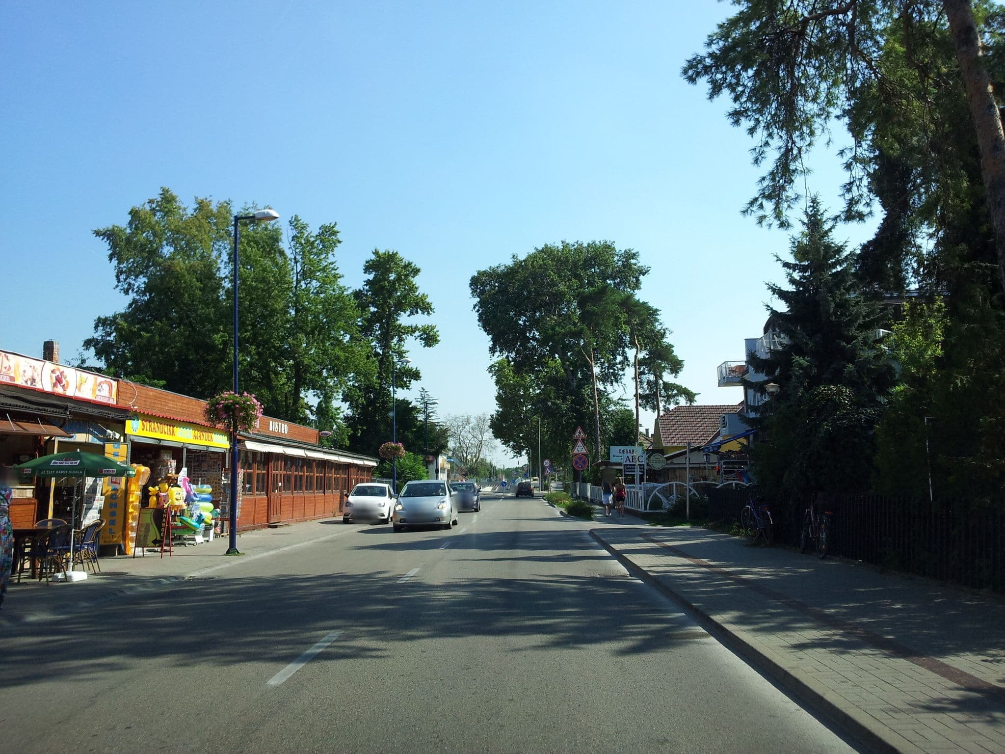 Street view near Balaton-Lak Apartmanház, Siófok — © kolesajr (CC BY-SA · Mapillary)